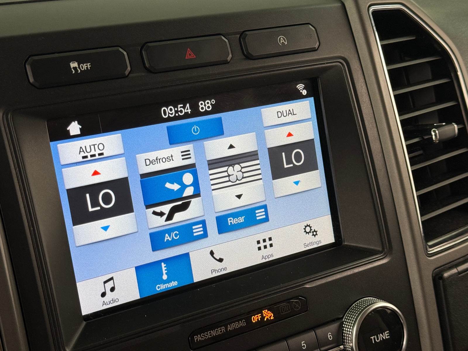 Thumbnail: 2019 Ford Expedition - 4