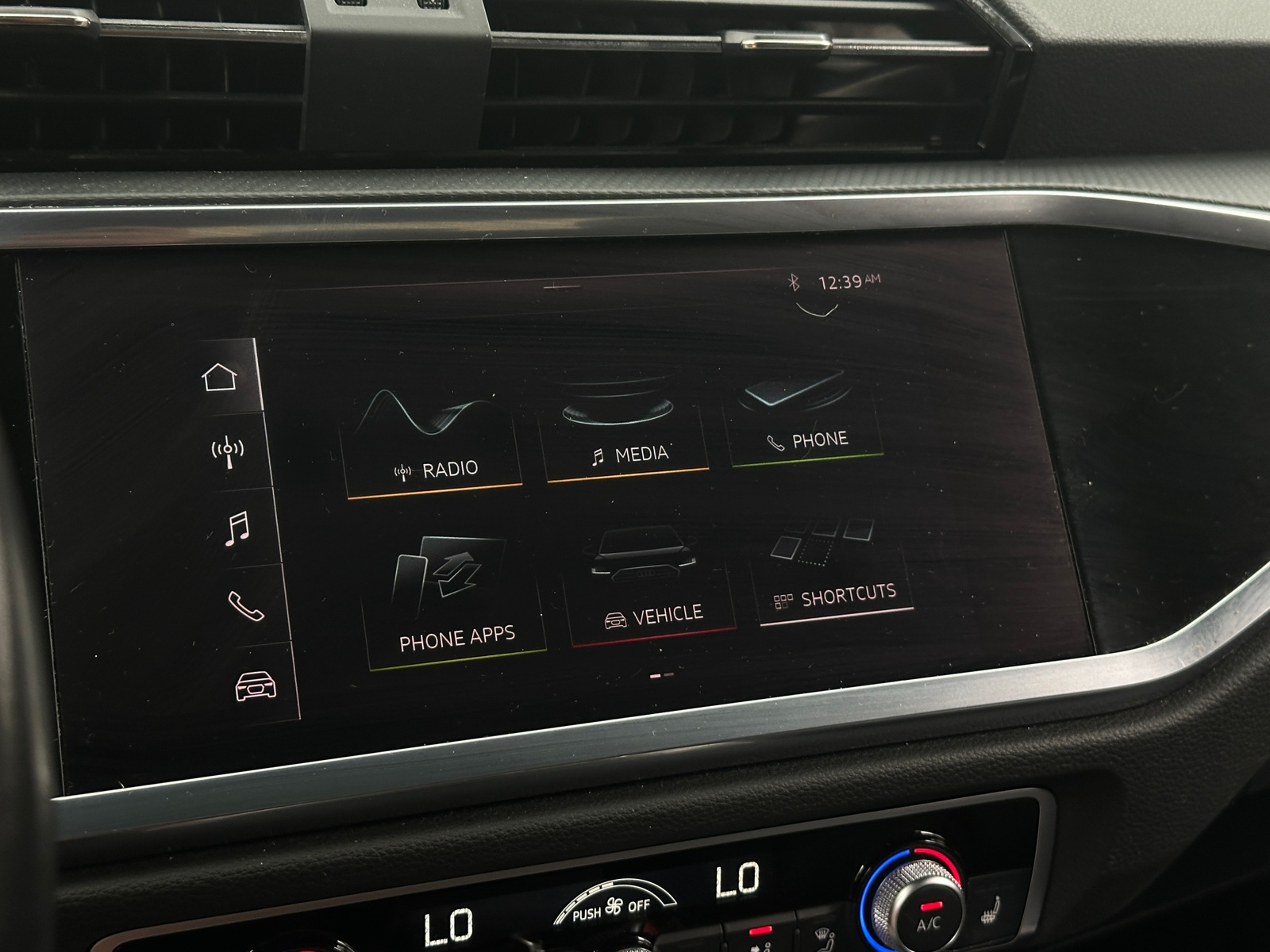 Thumbnail: 2021 Audi Q3 - 3