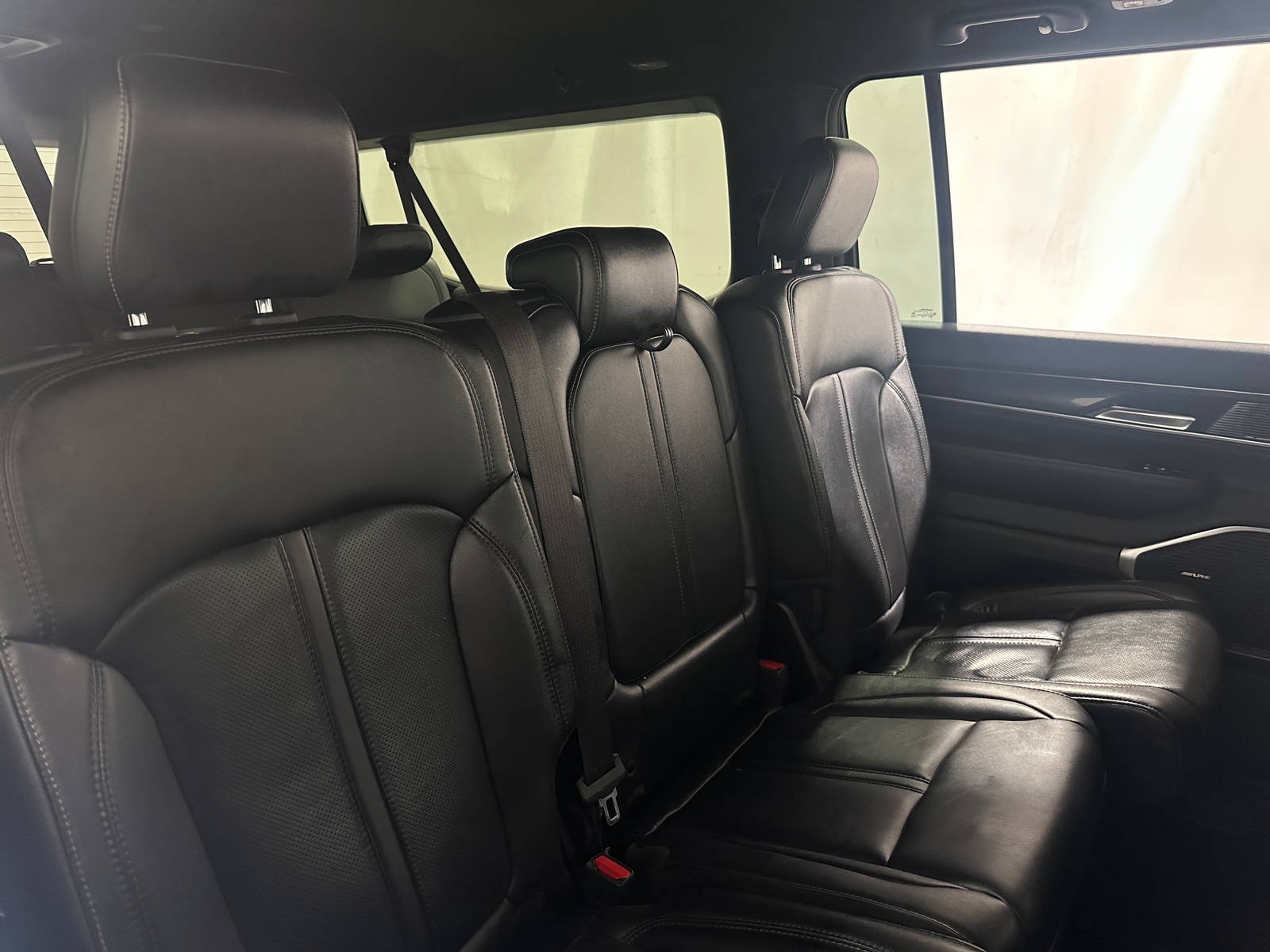 Thumbnail: 2023 Jeep Wagoneer - 5