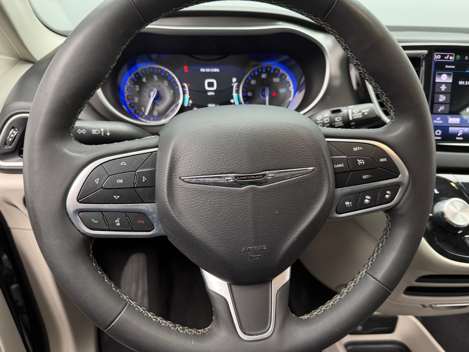Thumbnail: 2024 Chrysler Pacifica - 4