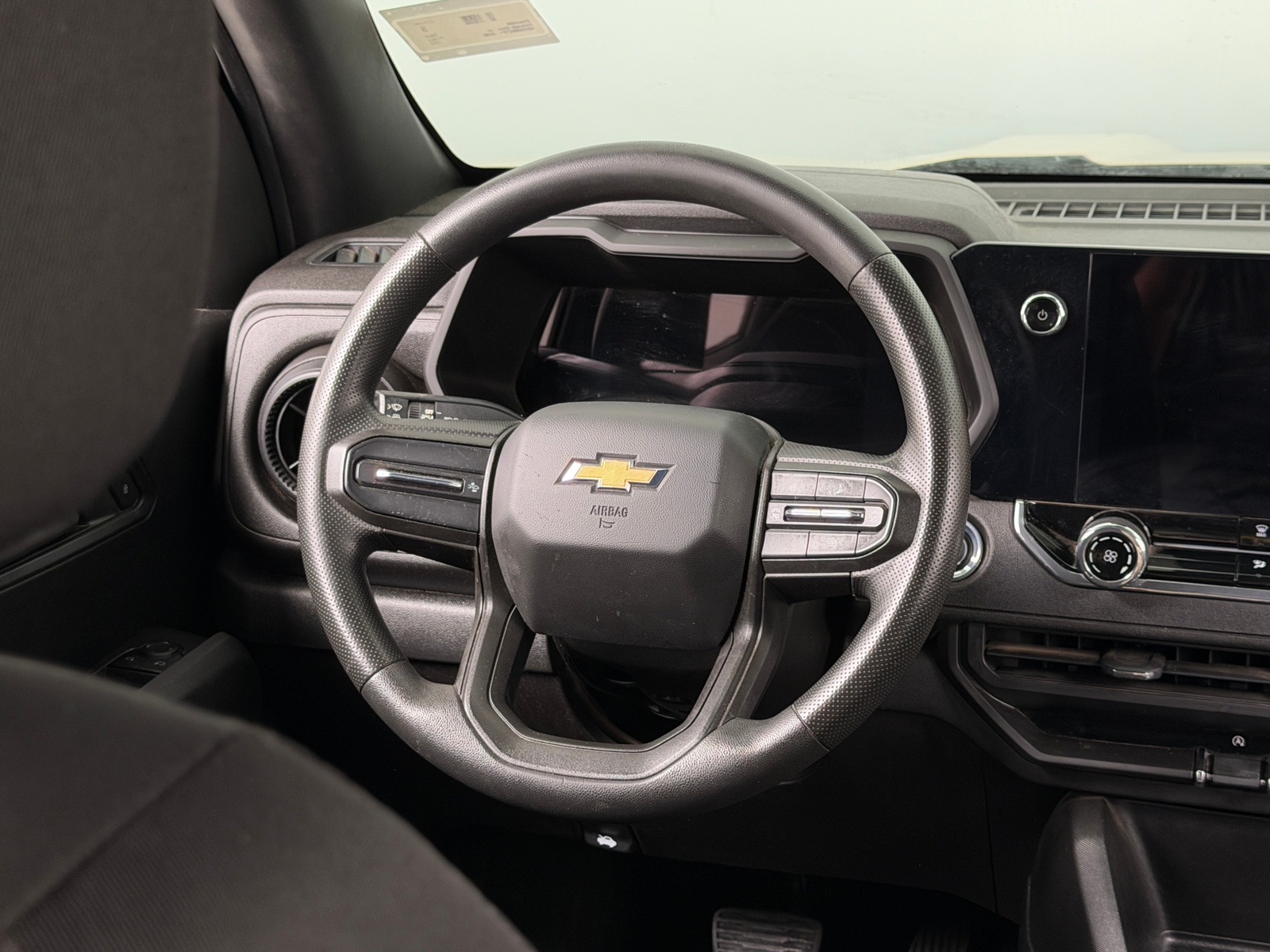 Thumbnail: 2023 Chevrolet Colorado - 5