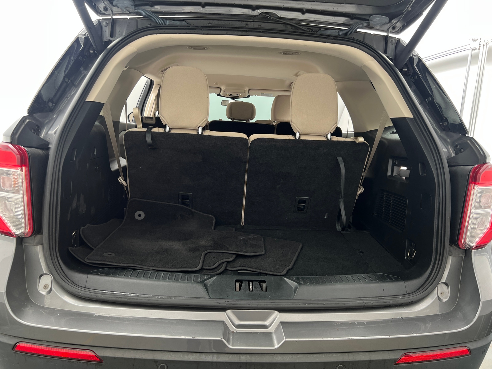 Thumbnail: 2021 Ford Explorer - 7