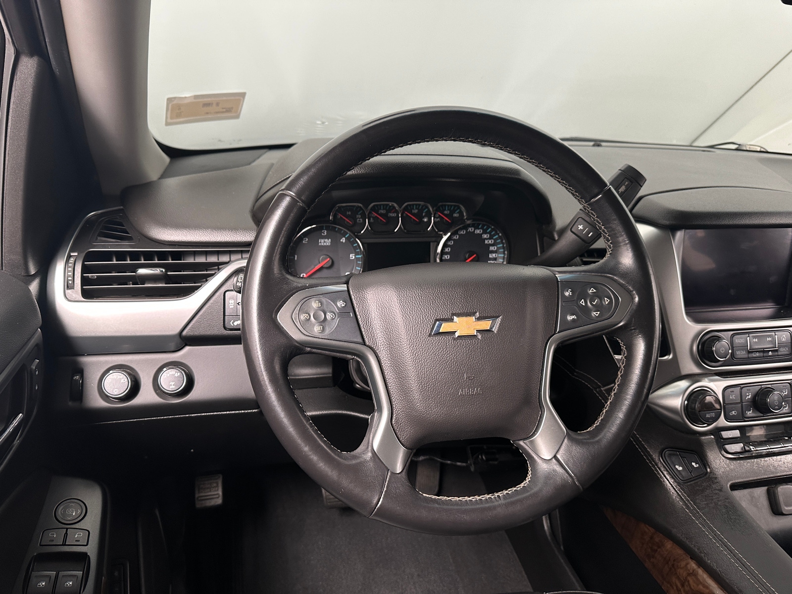 Thumbnail: 2019 Chevrolet Tahoe - 4