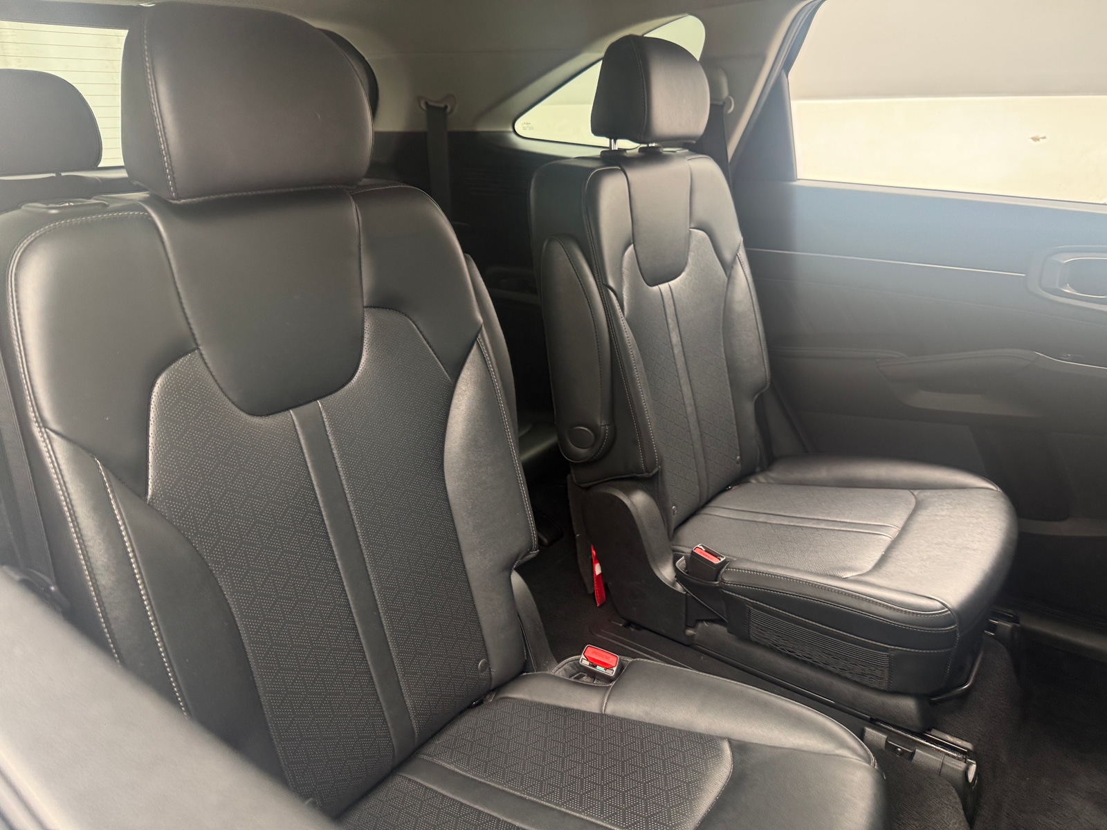 Thumbnail: 2023 Kia Sorento - 5