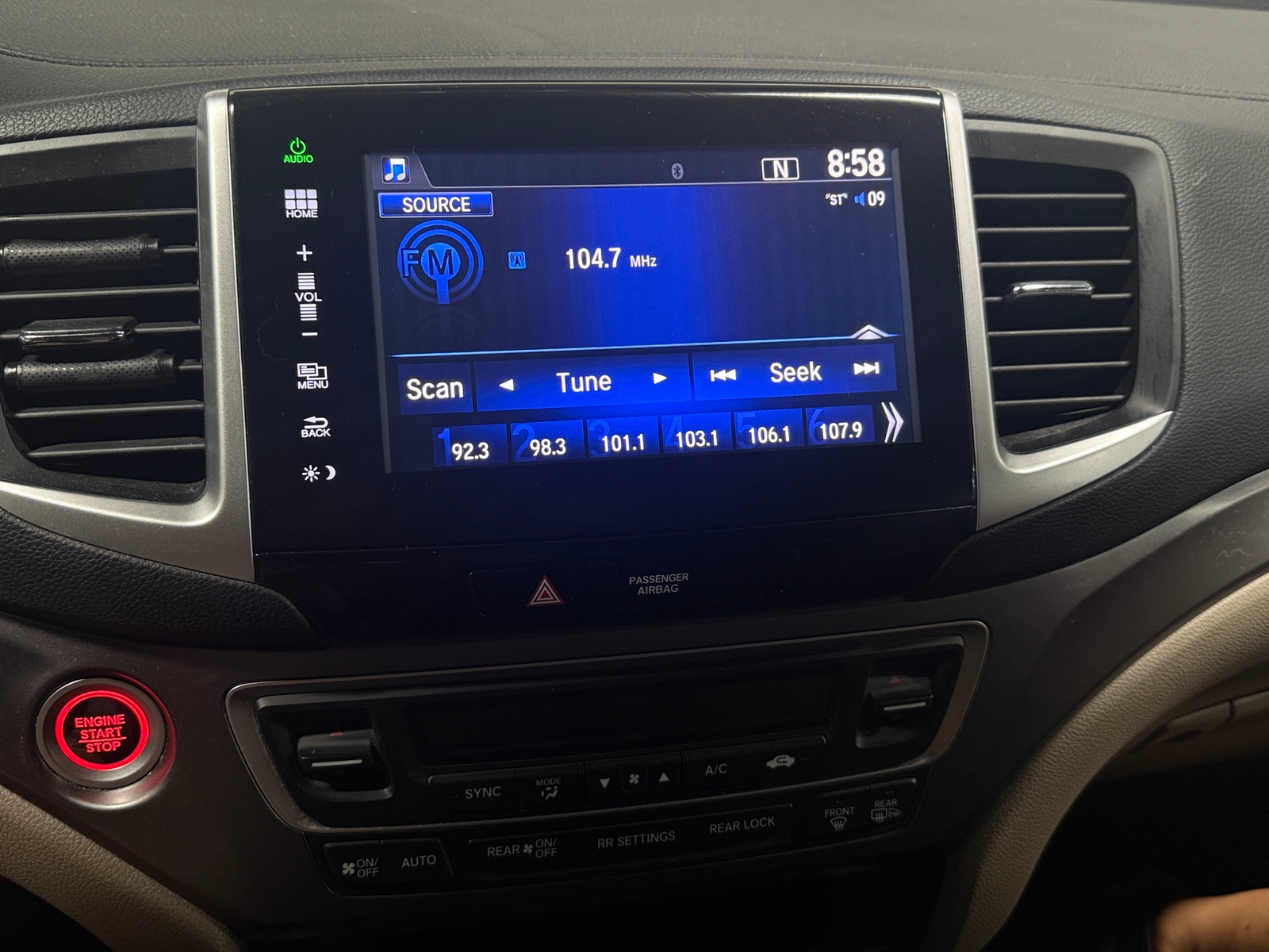Thumbnail: 2016 Honda Pilot - 4