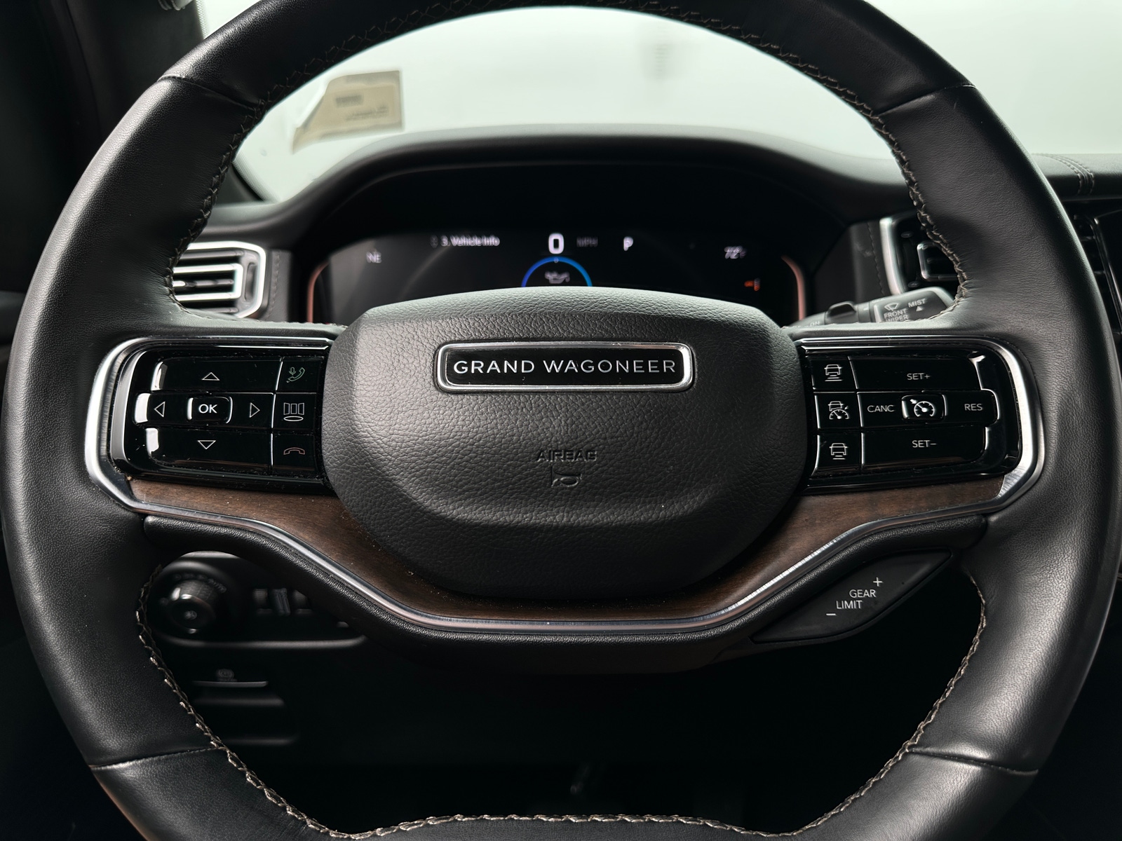 Thumbnail: 2024 Jeep Grand Wagoneer L - 4