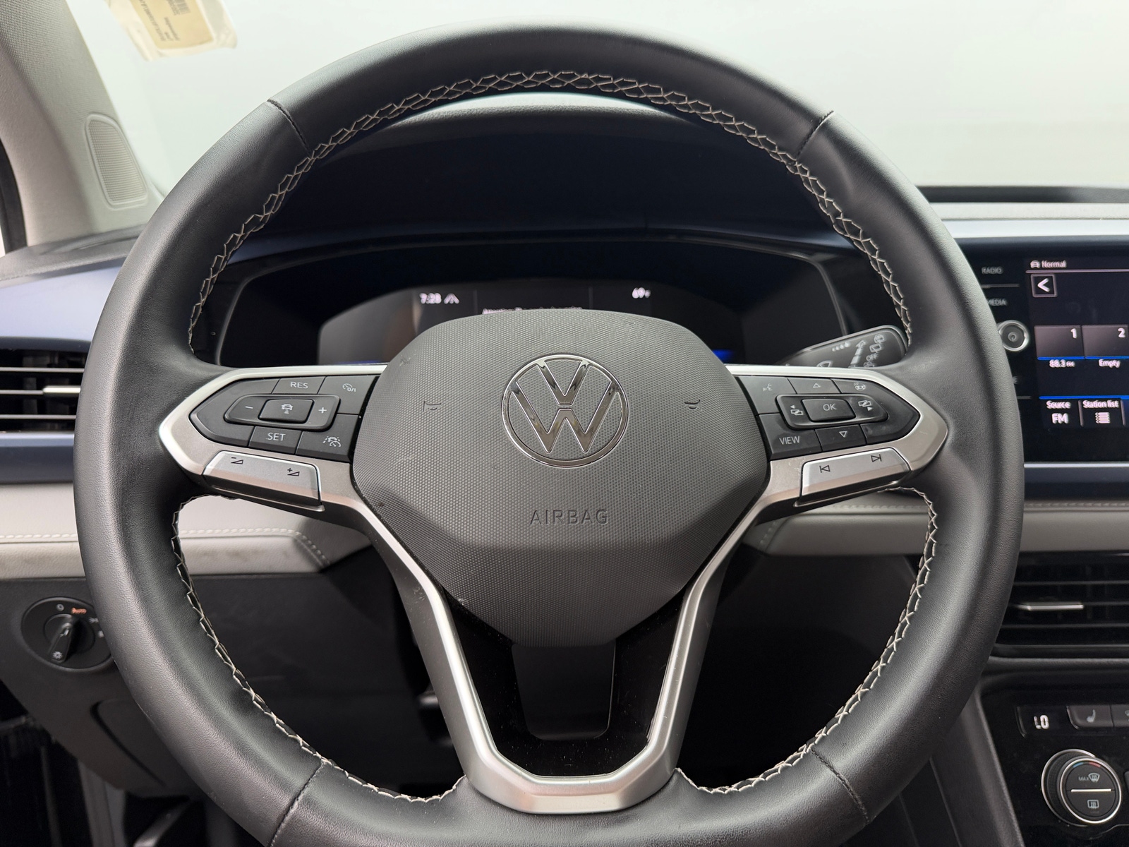 Thumbnail: 2024 Volkswagen Taos - 4