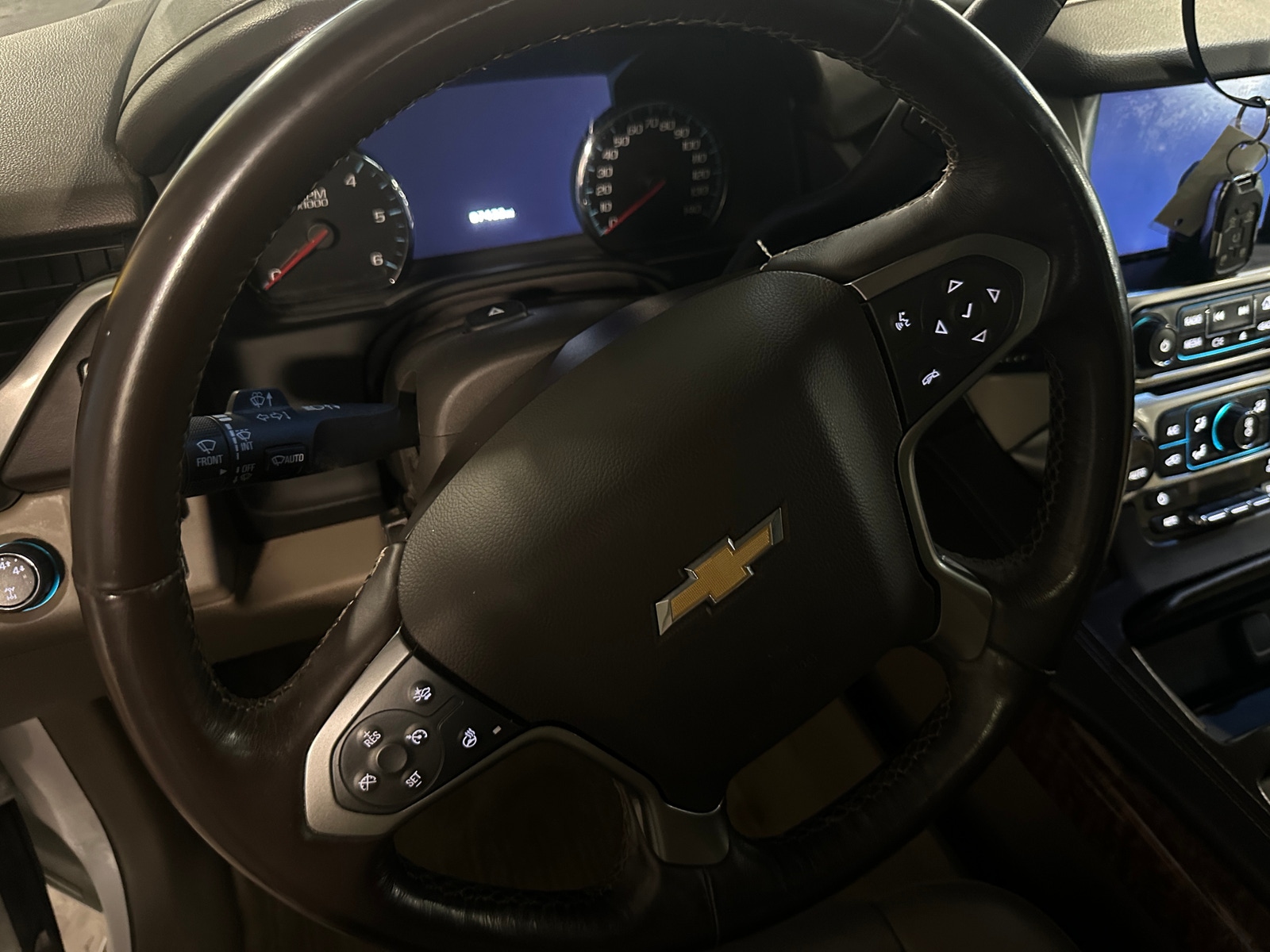 Thumbnail: 2016 Chevrolet Suburban - 4