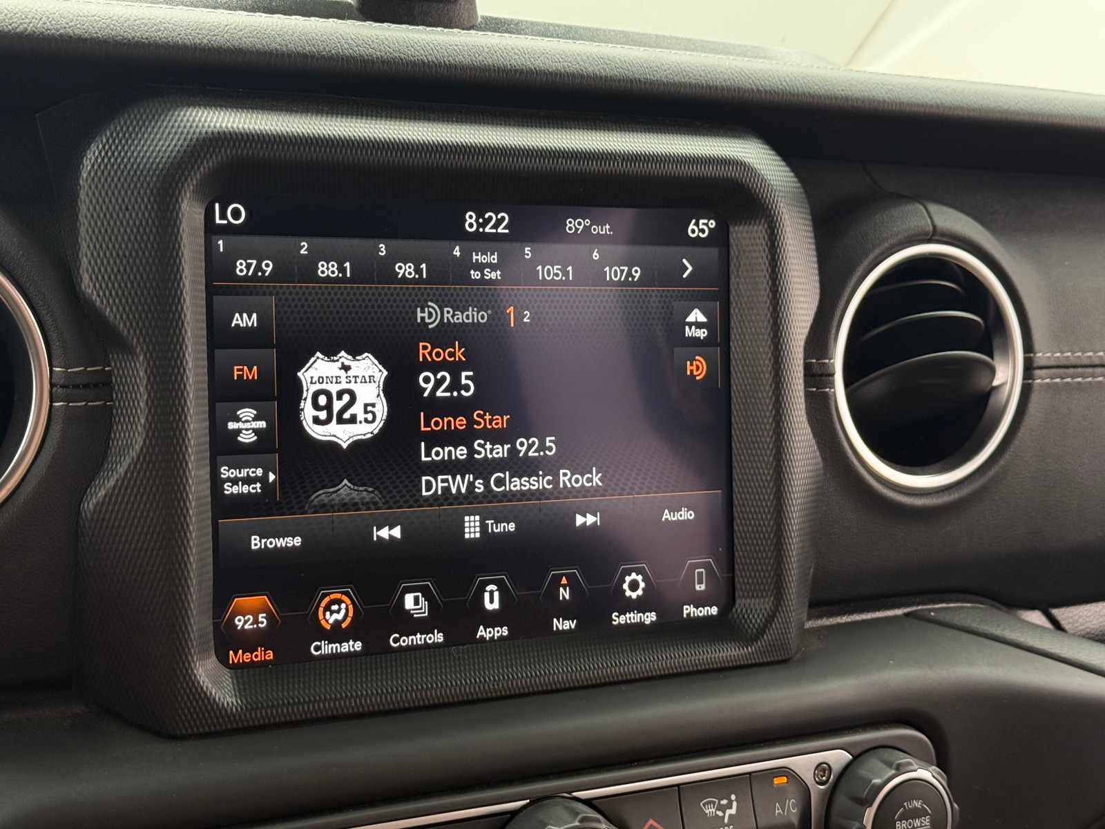 Thumbnail: 2023 Jeep Gladiator - 3