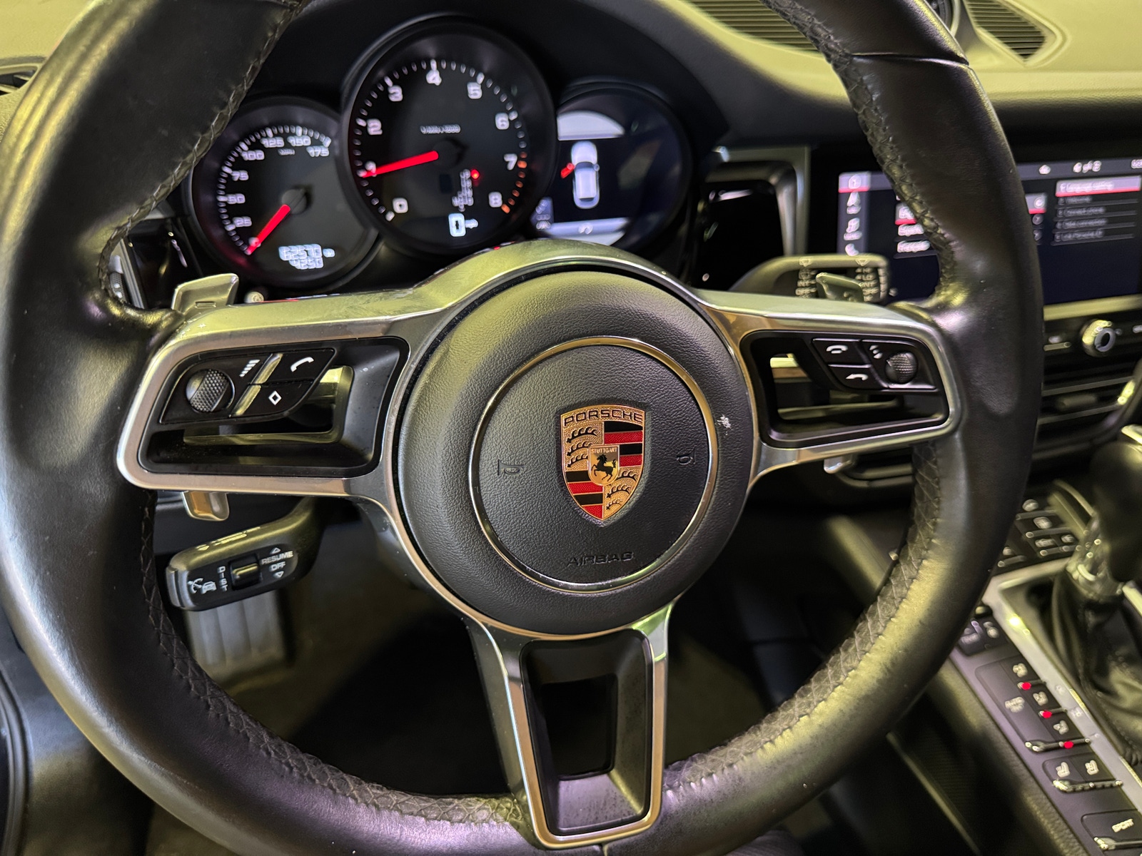 Thumbnail: 2020 Porsche Macan - 4