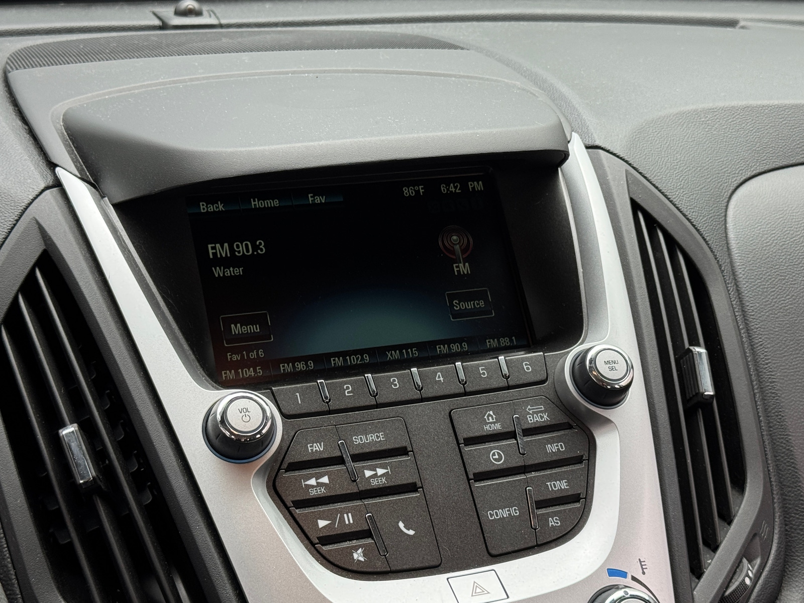 Thumbnail: 2017 Chevrolet Equinox - 4