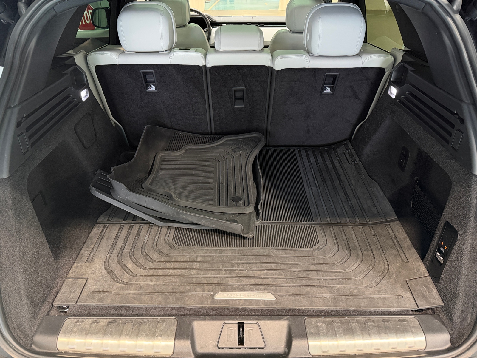 Thumbnail: 2023 Land Rover Range Rover Sport - 6