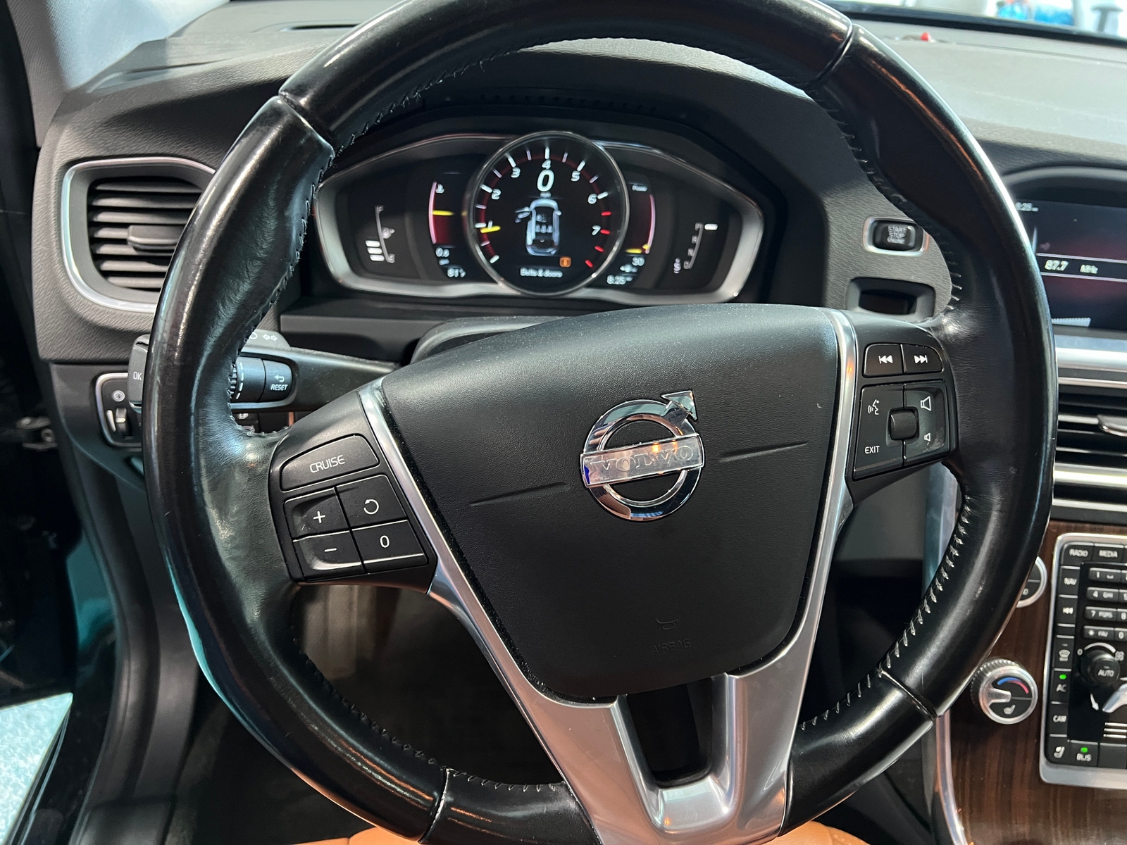 Thumbnail: 2015 Volvo V60 - 4