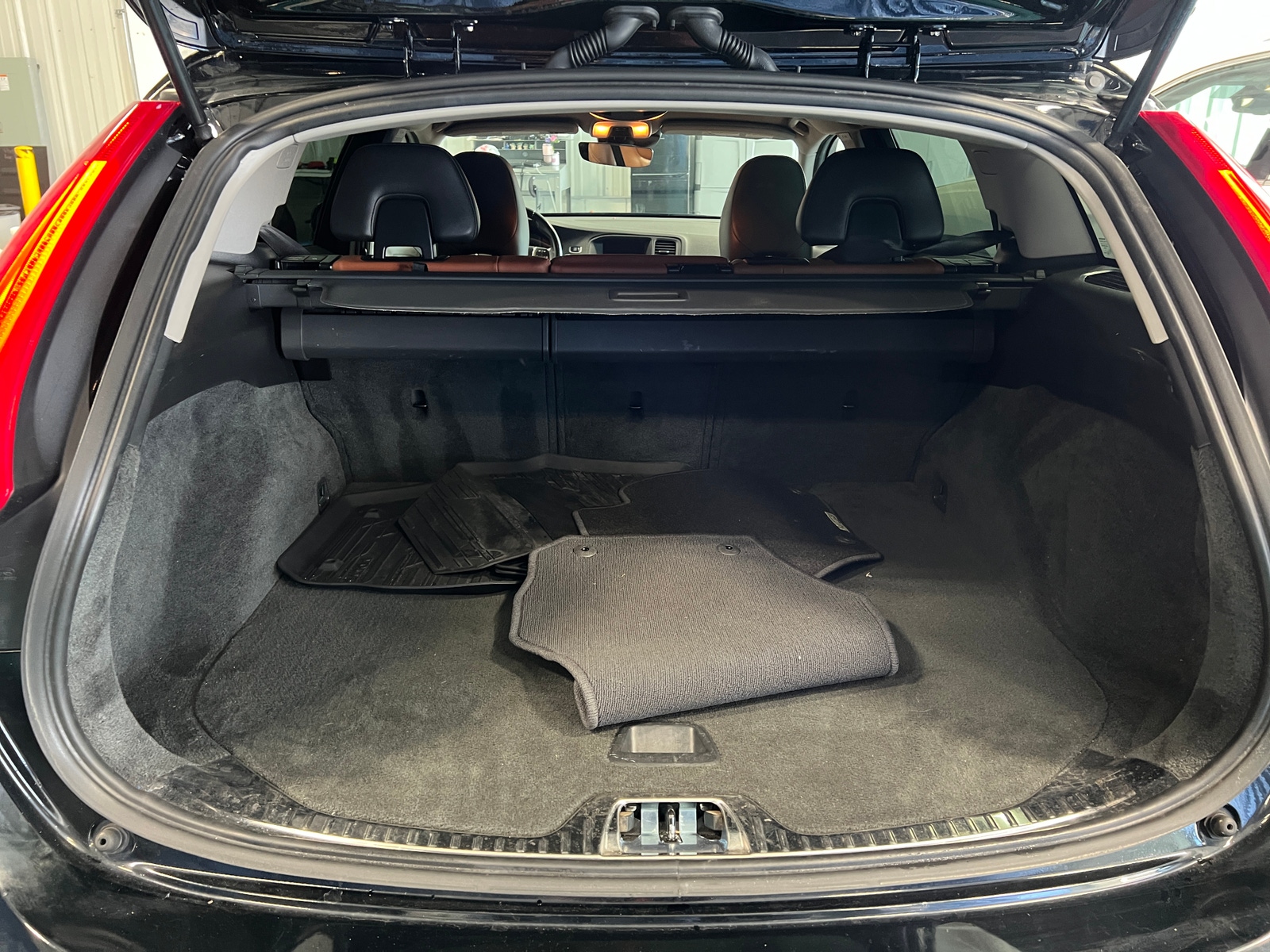 Thumbnail: 2015 Volvo V60 - 6