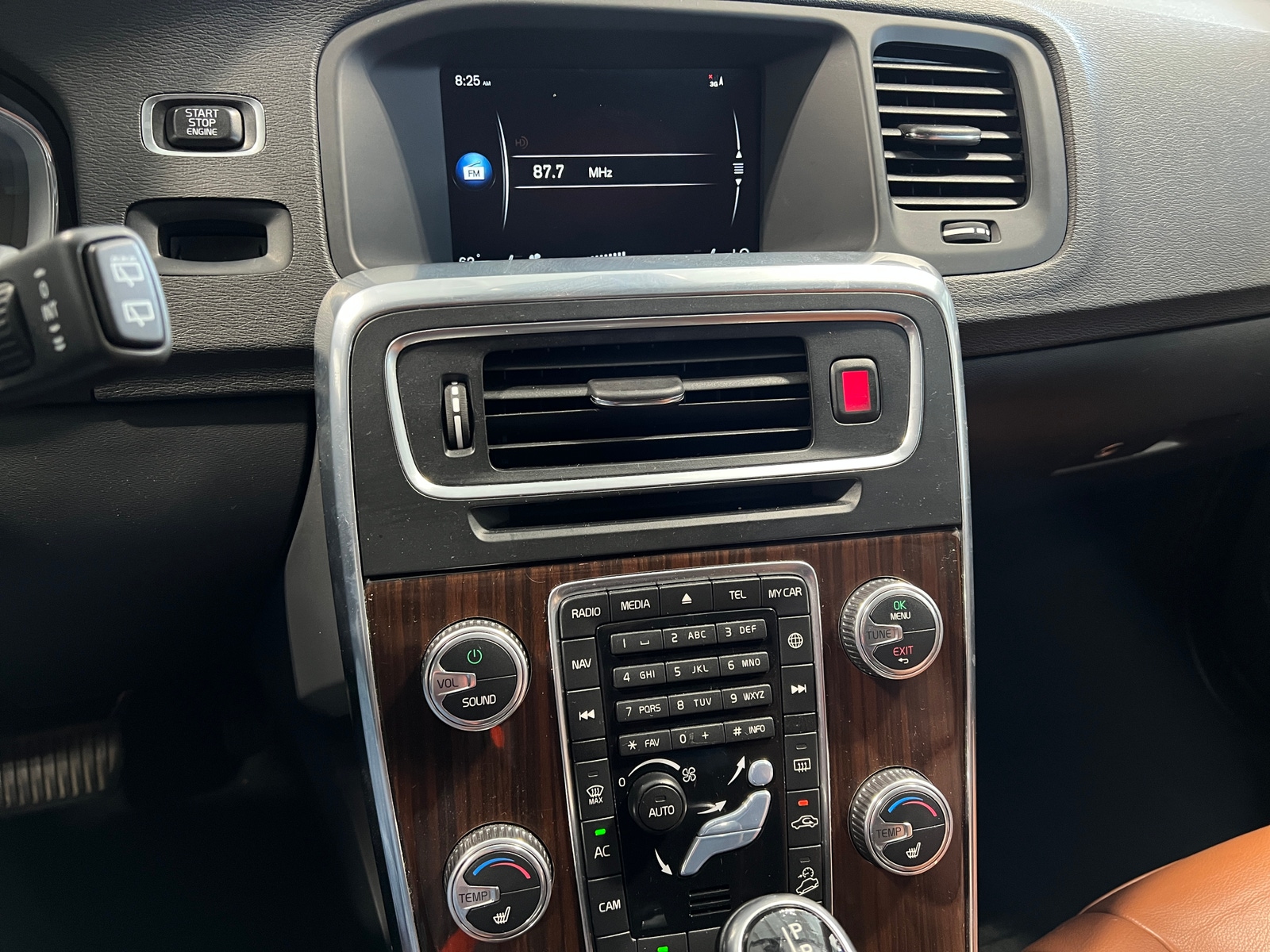 Thumbnail: 2015 Volvo V60 - 3