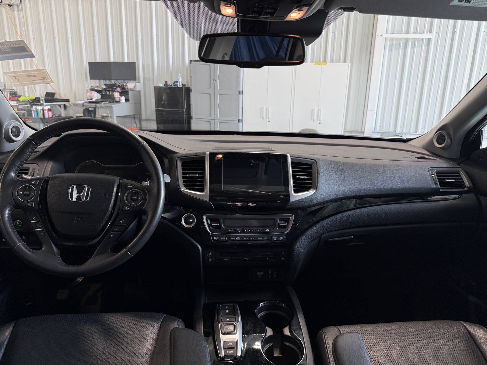 Thumbnail: 2017 Honda Pilot - 3