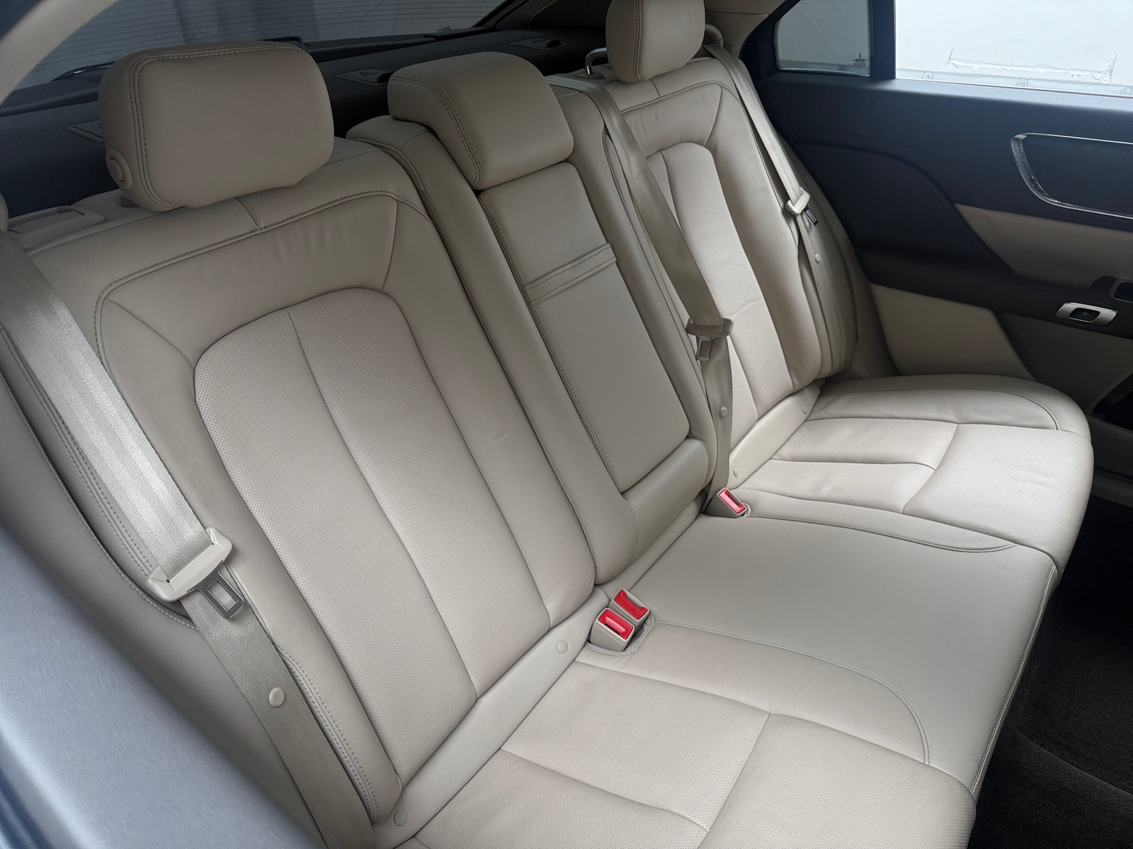 Thumbnail: 2017 Lincoln Continental - 5