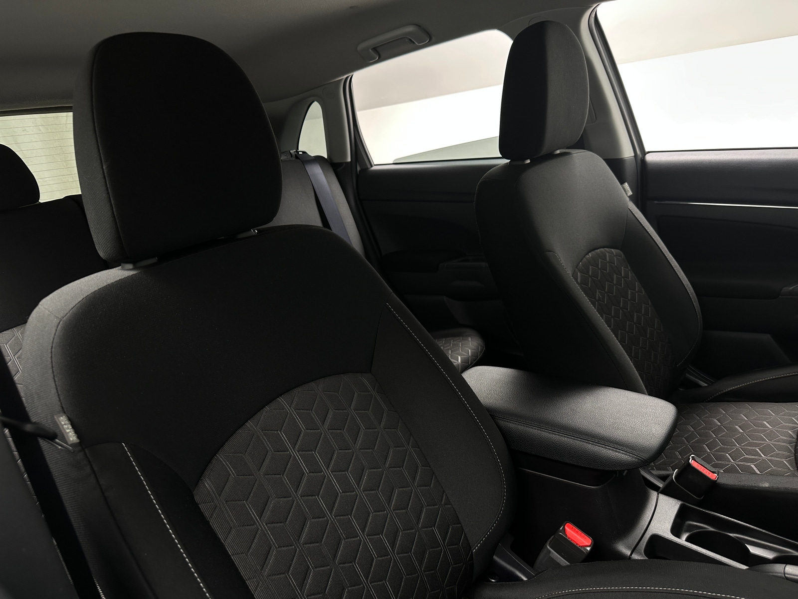 Thumbnail: 2025 Mitsubishi Outlander Sport - 2