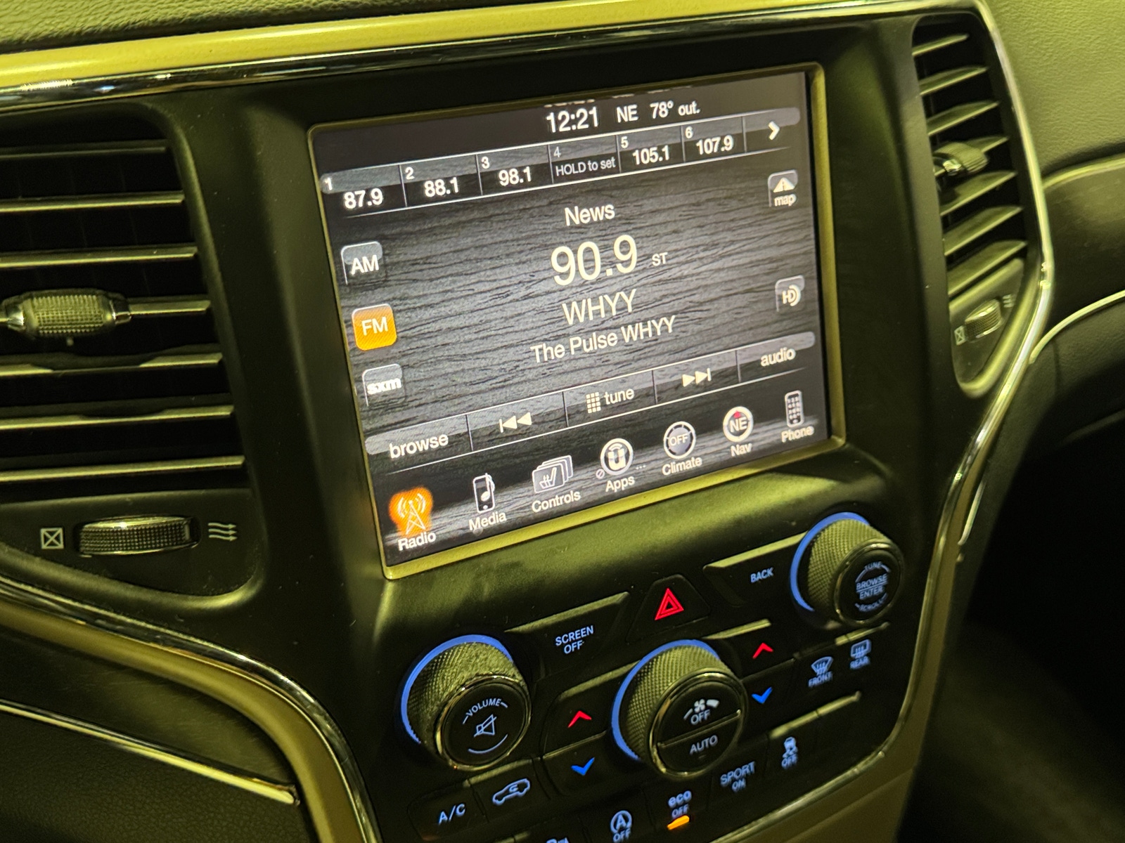 Thumbnail: 2016 Jeep Grand Cherokee - 3