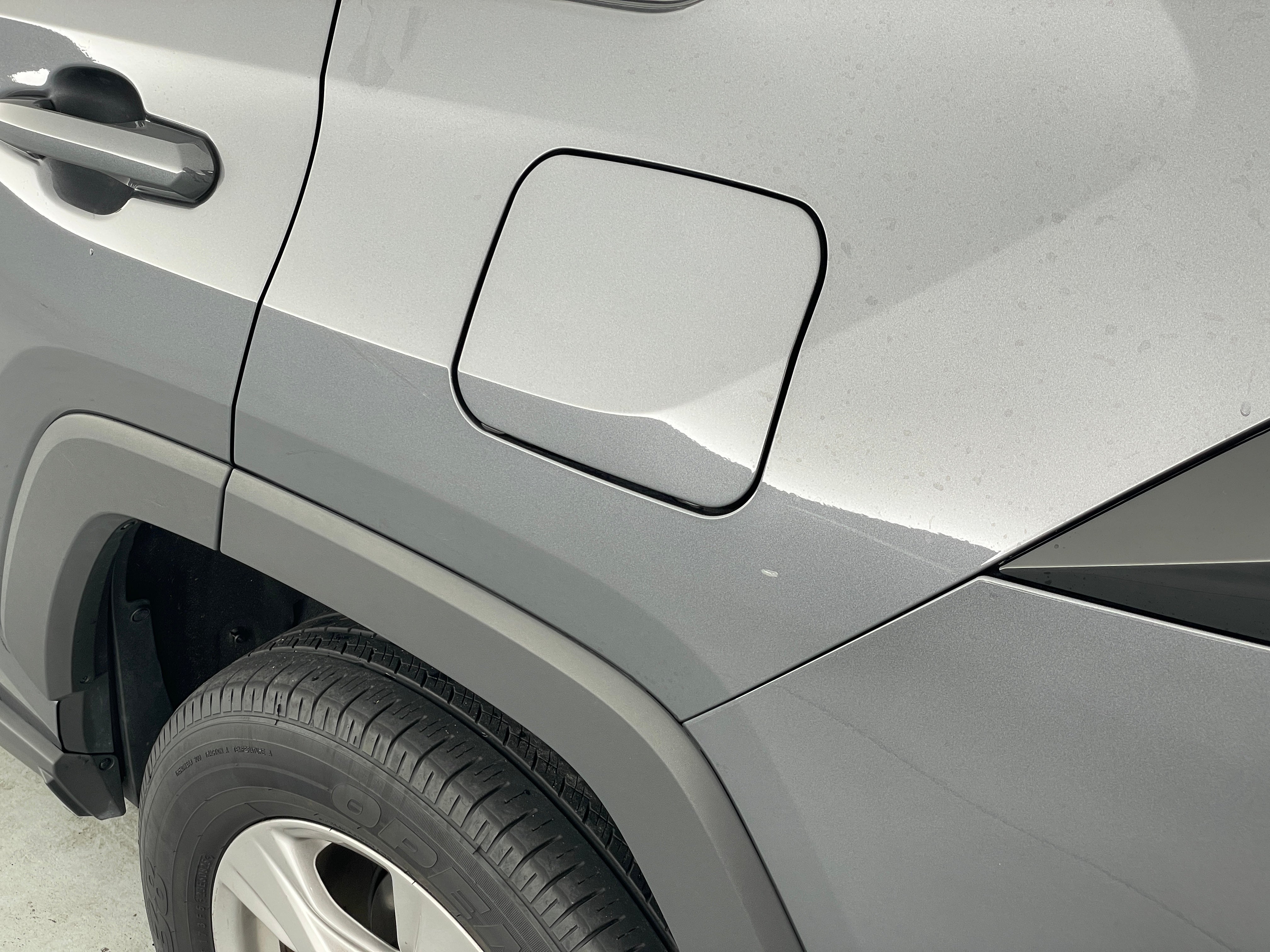 2025 Toyota RAV4 XLE - Photo 20