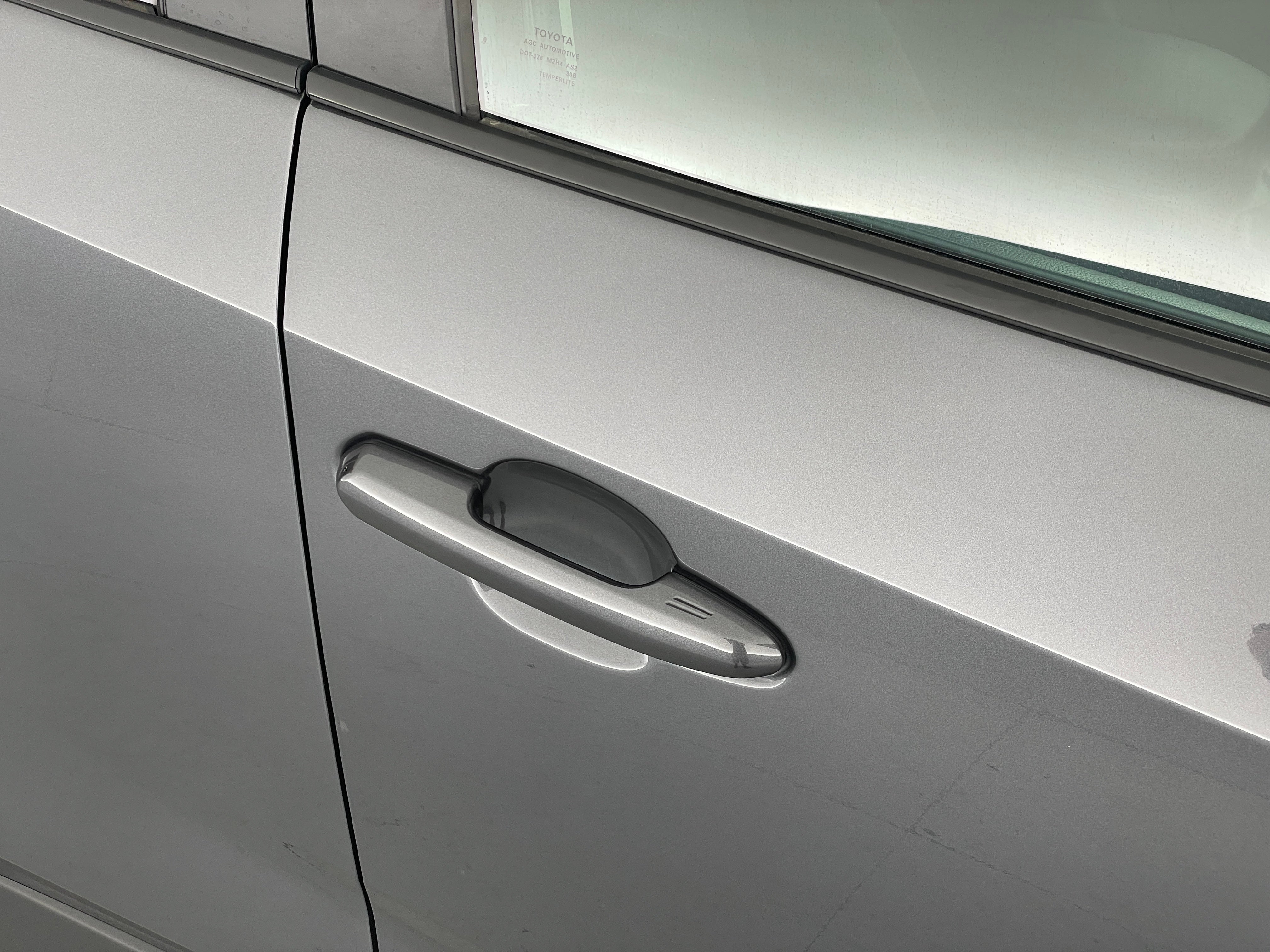 2025 Toyota RAV4 XLE - Photo 21