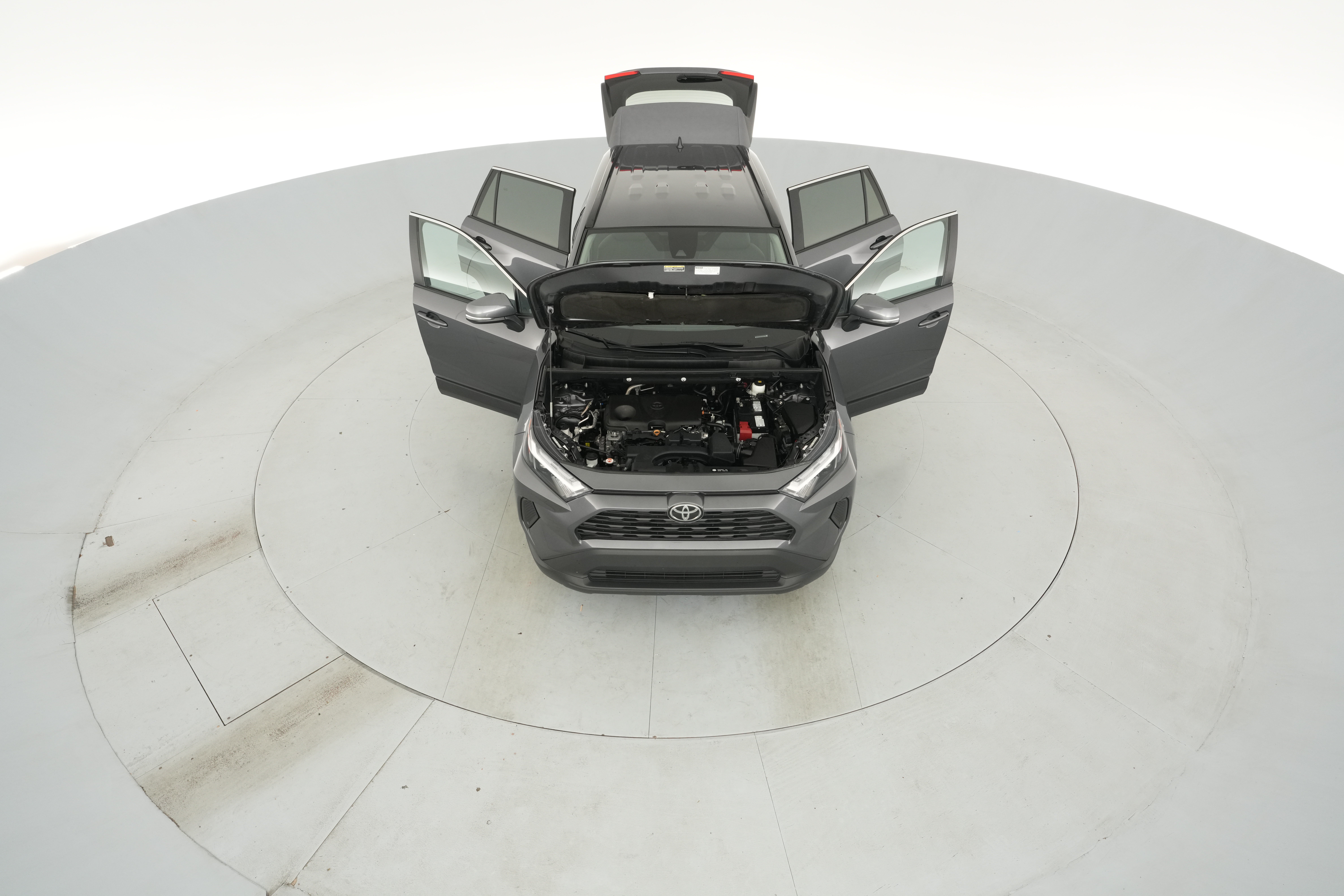2025 Toyota RAV4 XLE - Photo 38