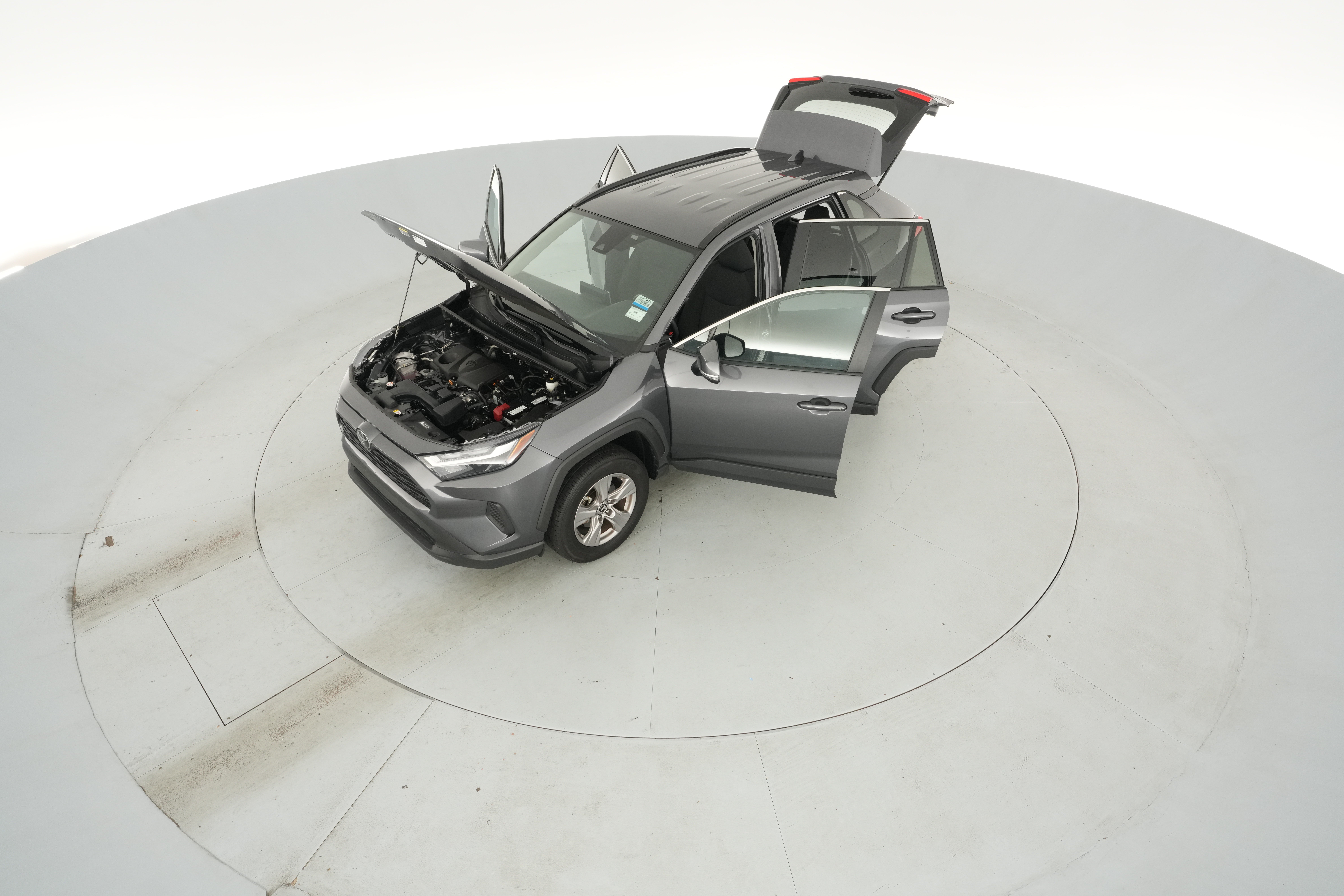 2025 Toyota RAV4 XLE - Photo 40