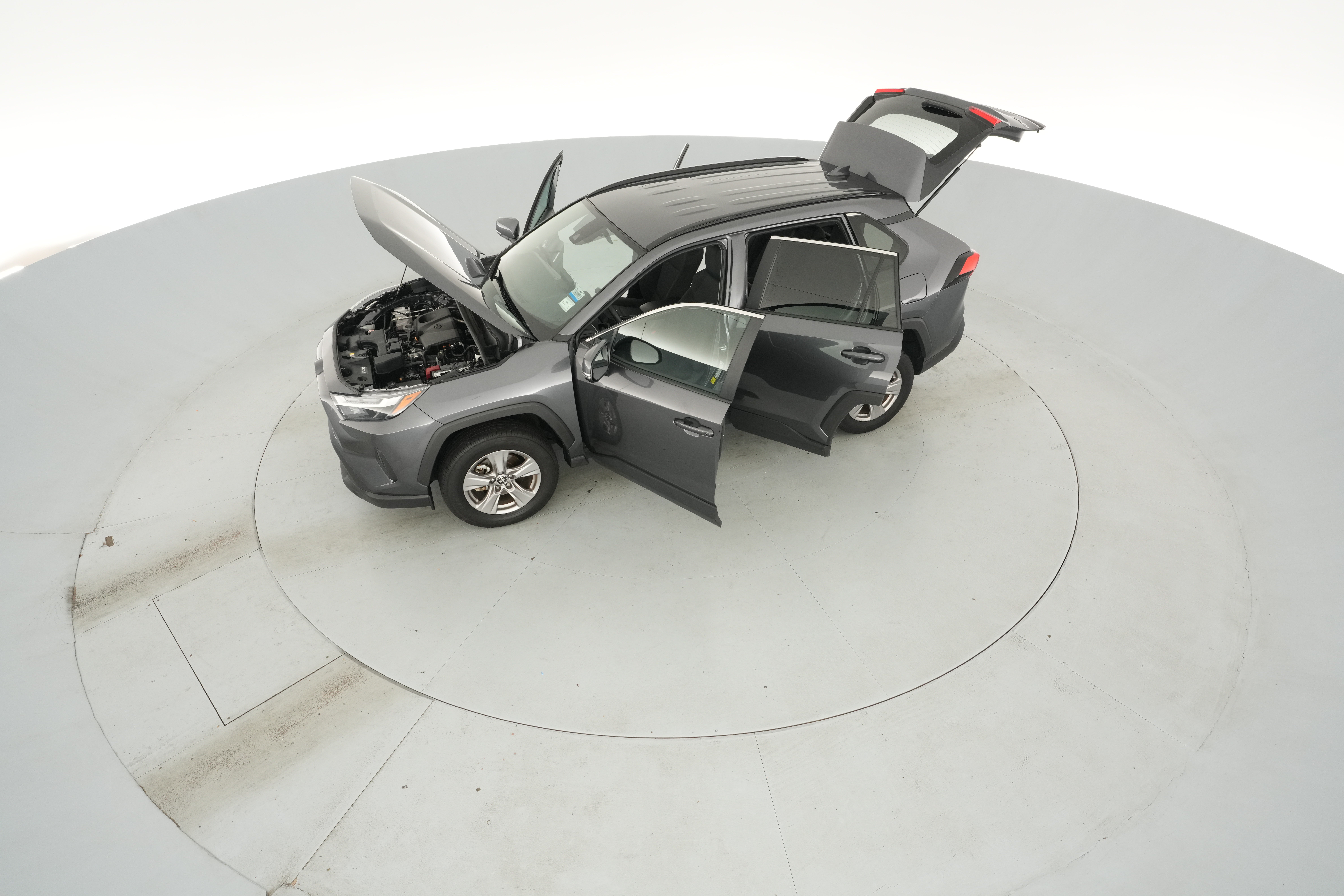 2025 Toyota RAV4 XLE - Photo 41