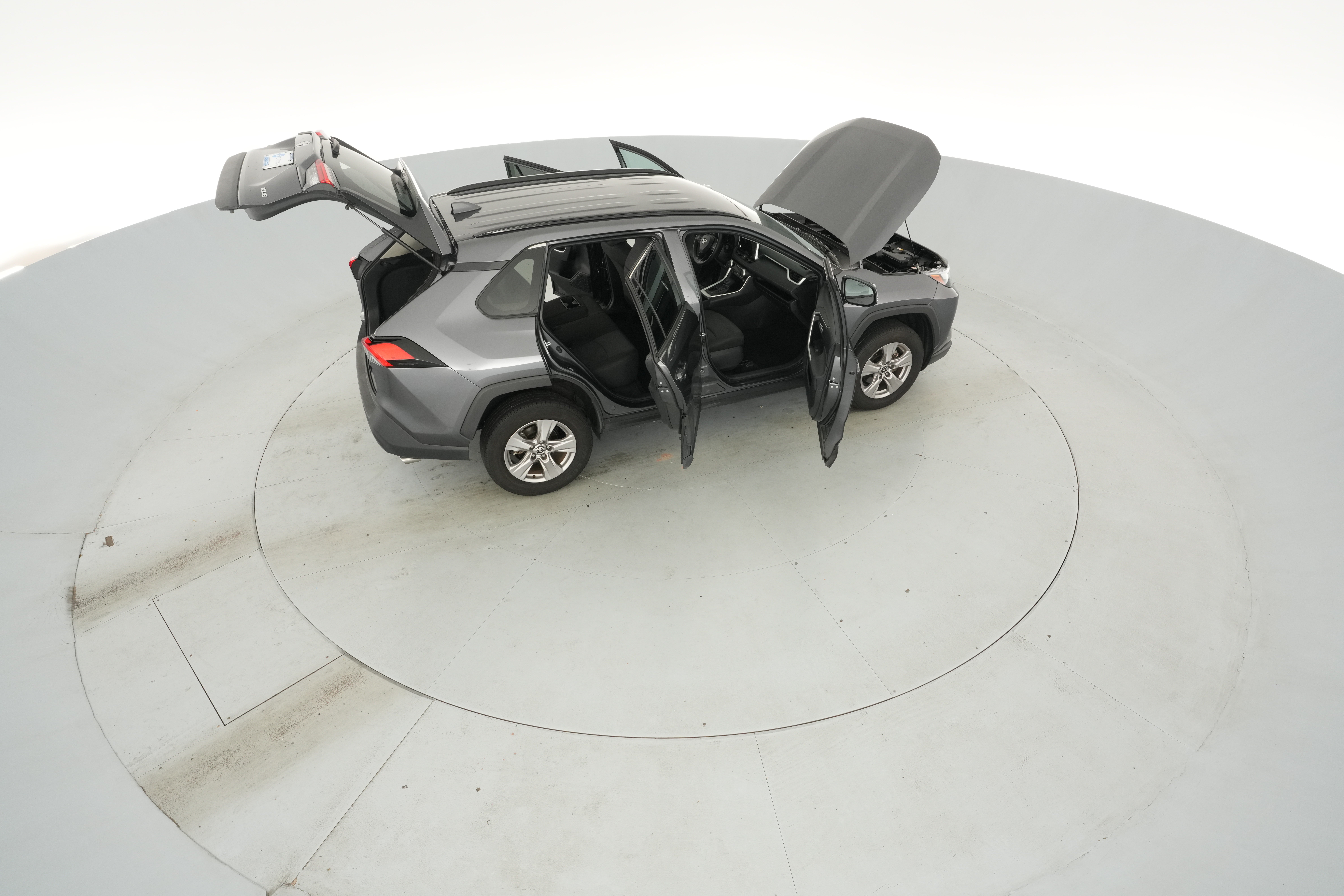 2025 Toyota RAV4 XLE - Photo 49