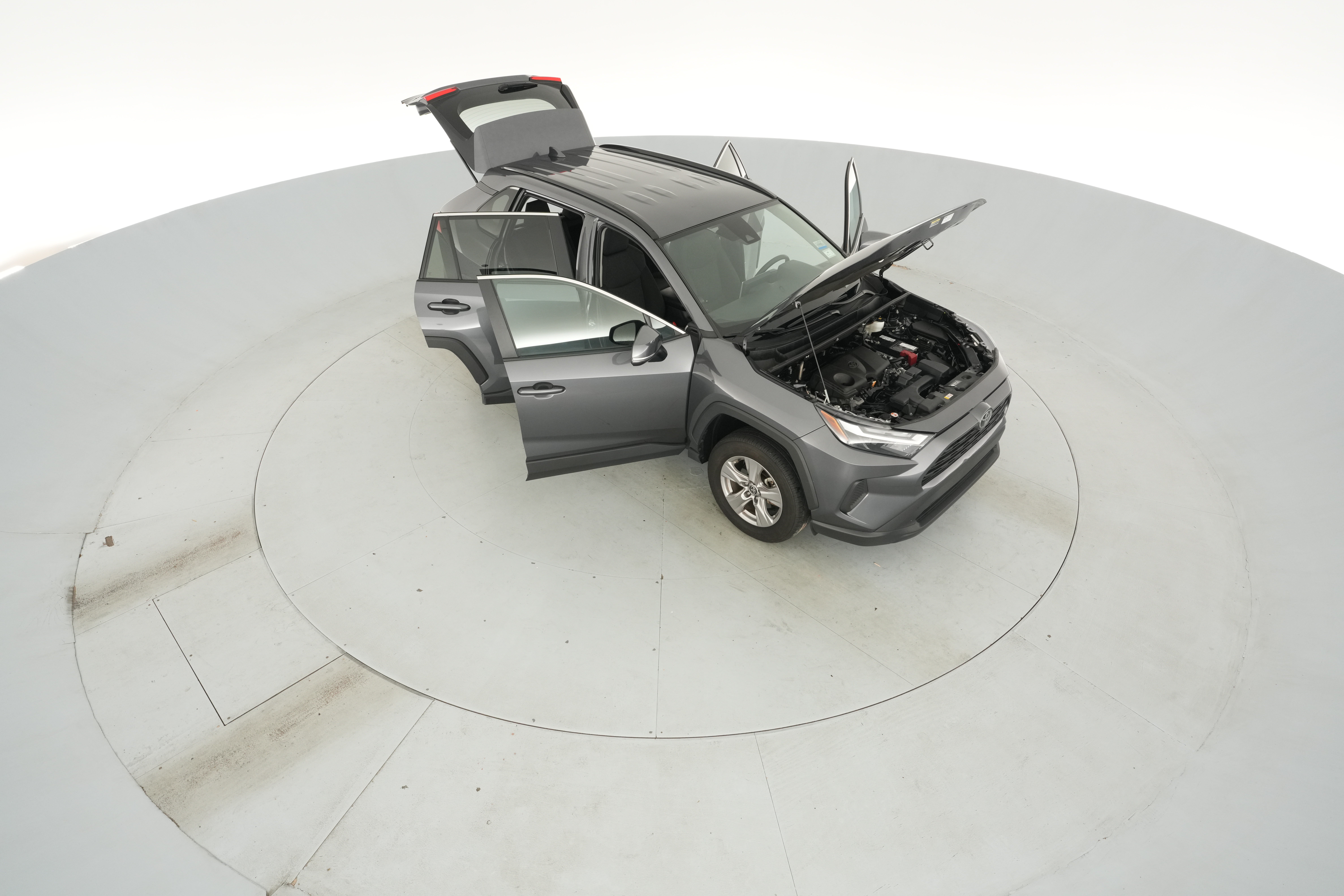2025 Toyota RAV4 XLE - Photo 52