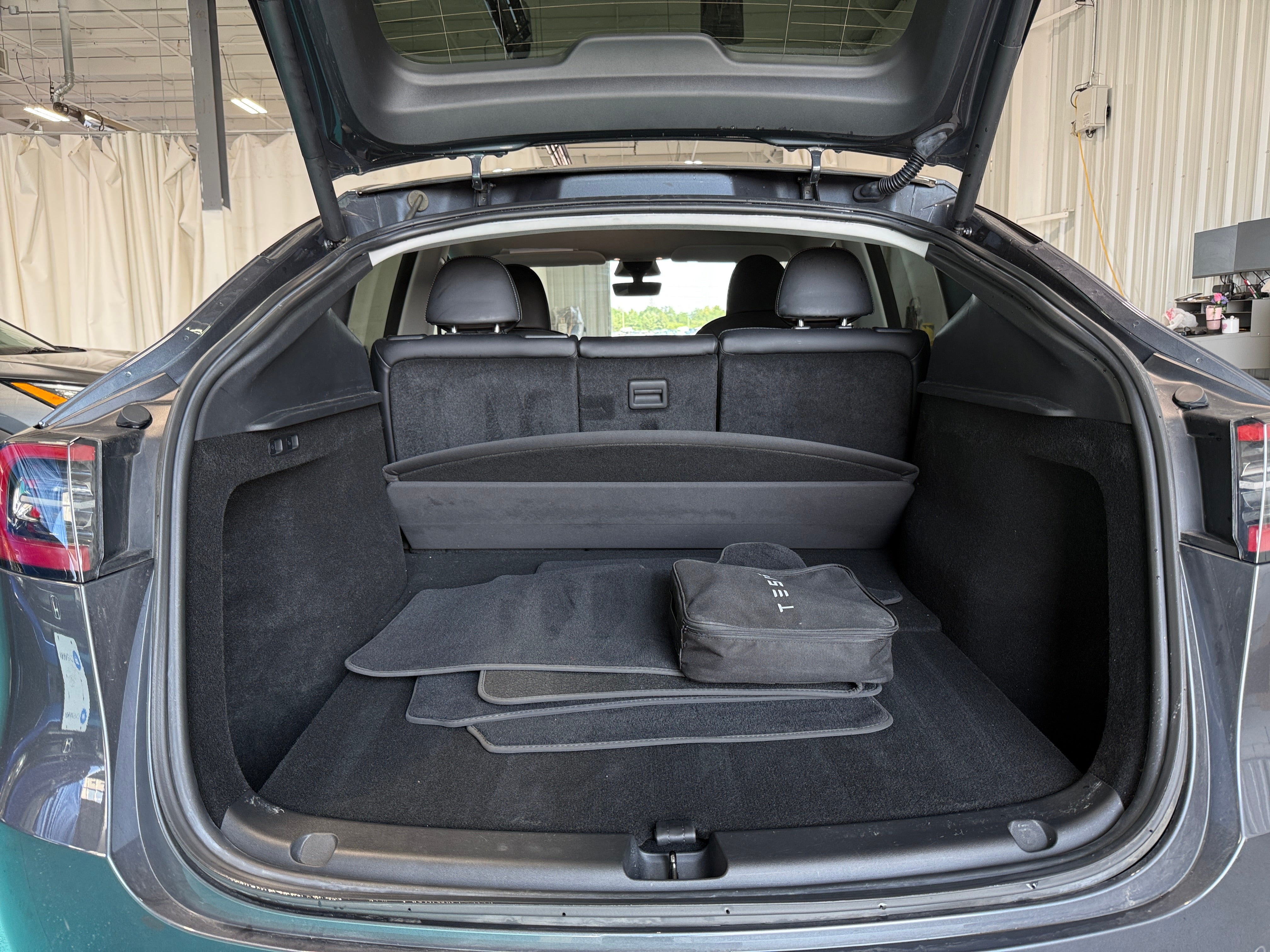 Used 2022 Tesla Model Y Long Range with VIN 7SAYGDEE6NA014732 for sale in Auburn, WA