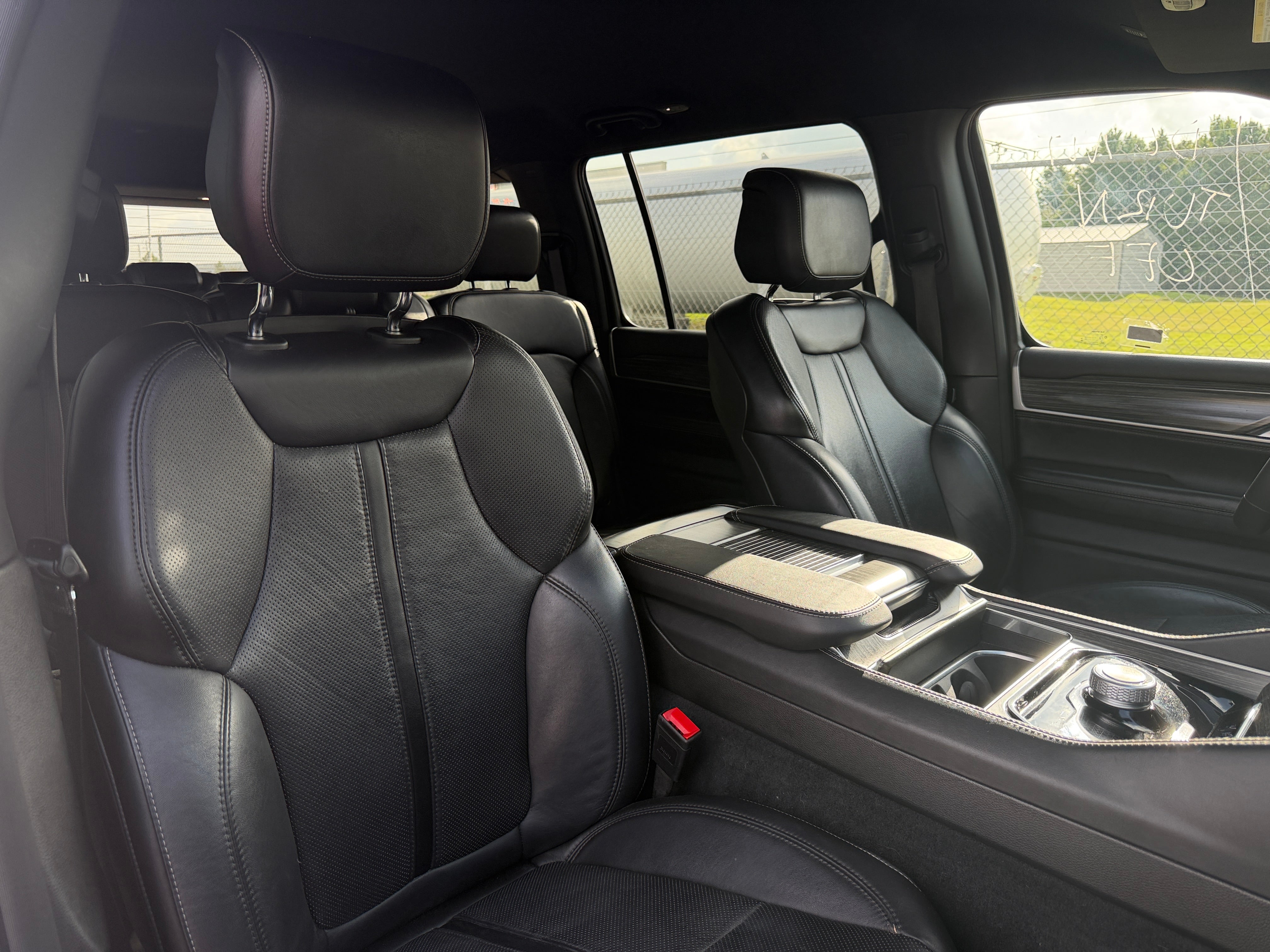 2024 Jeep Wagoneer Series II - Photo 2