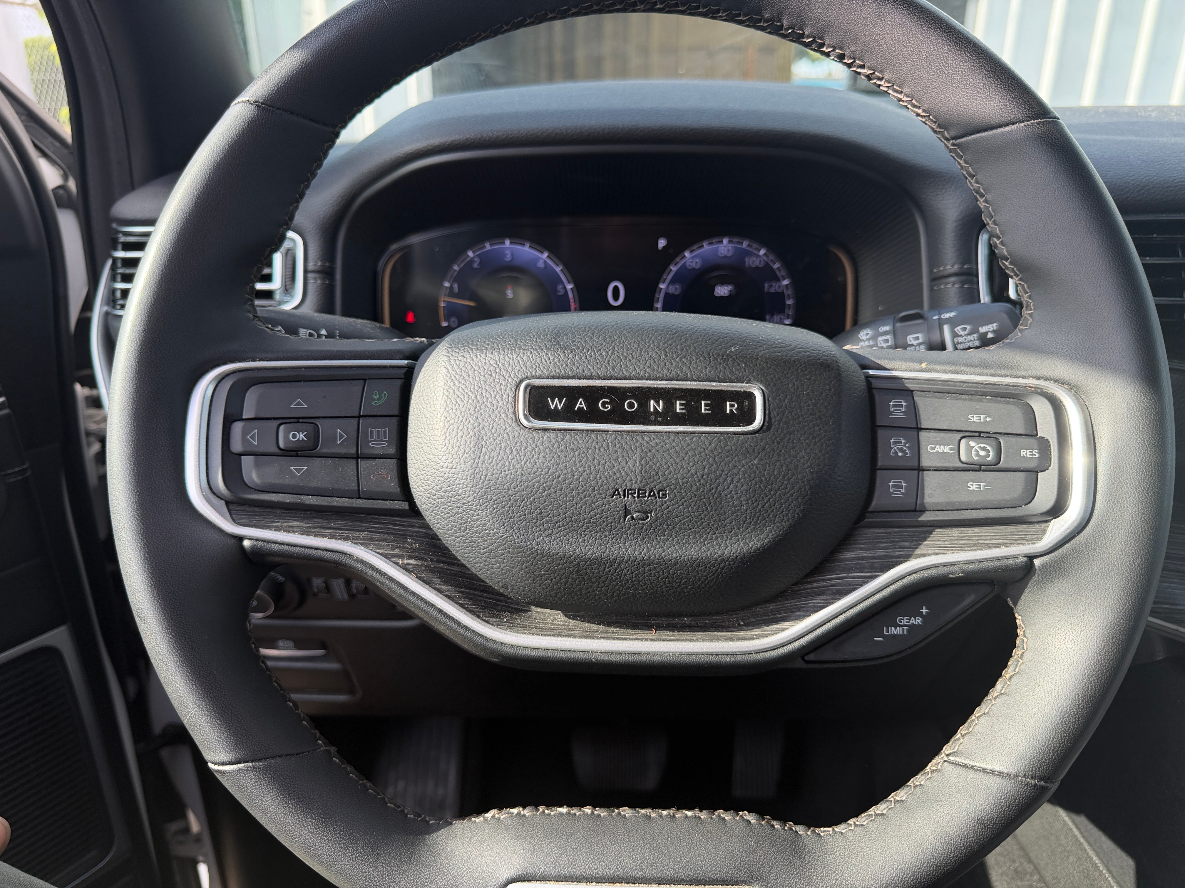 2024 Jeep Wagoneer Series II - Photo 9