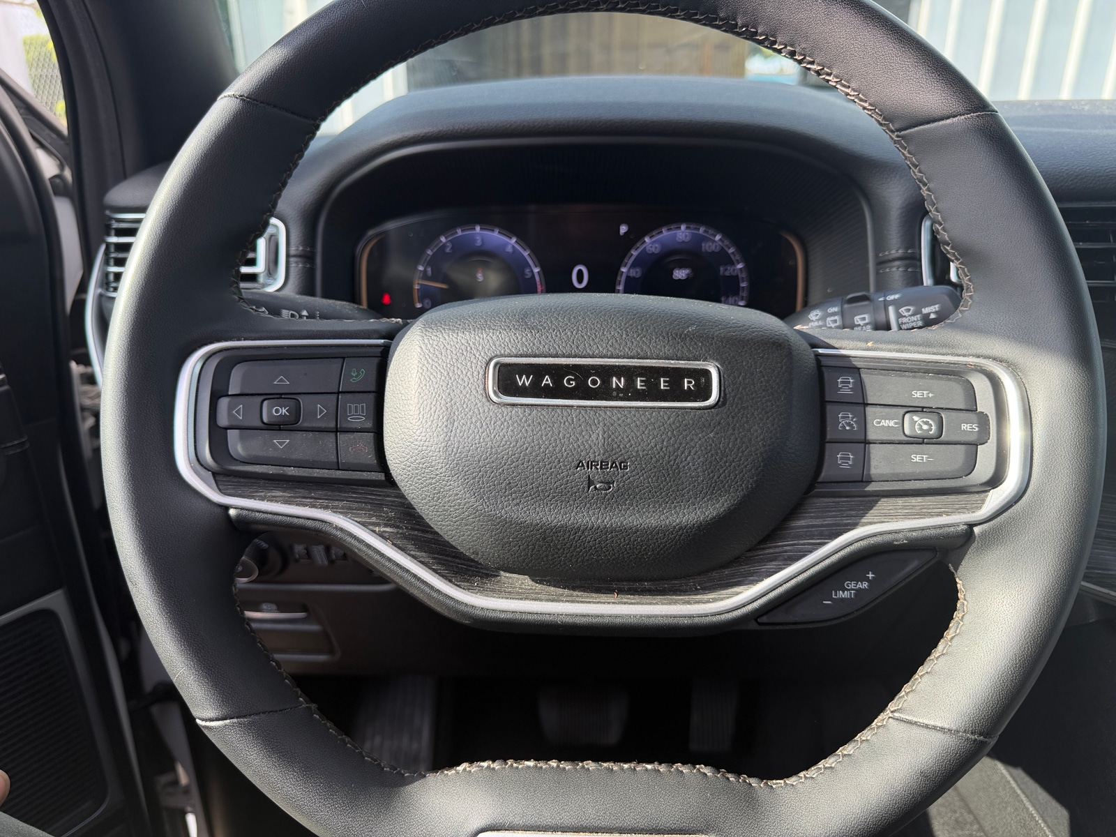 Thumbnail: 2024 Jeep Wagoneer - 4
