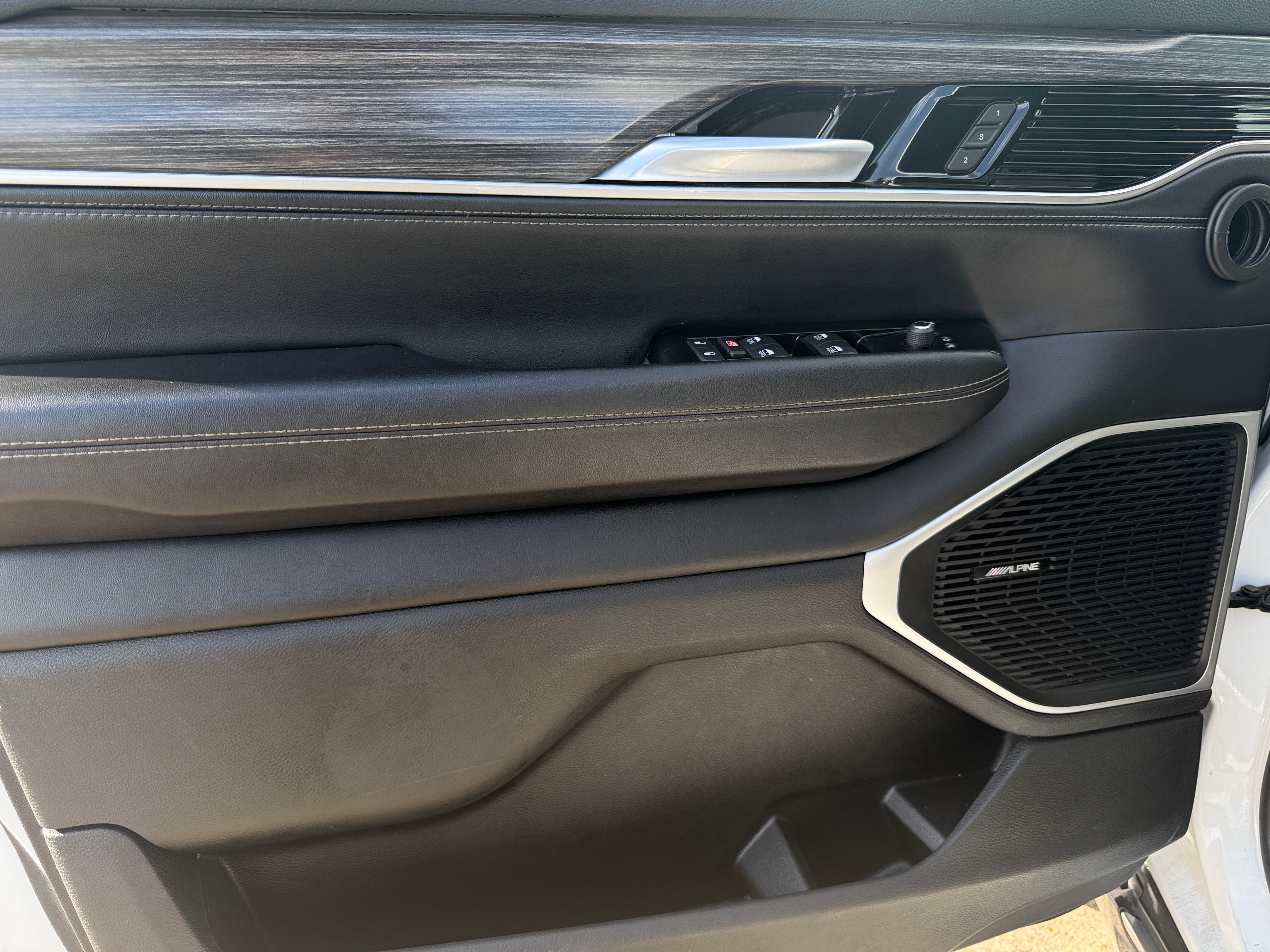 2024 Jeep Wagoneer Series II - Photo 11