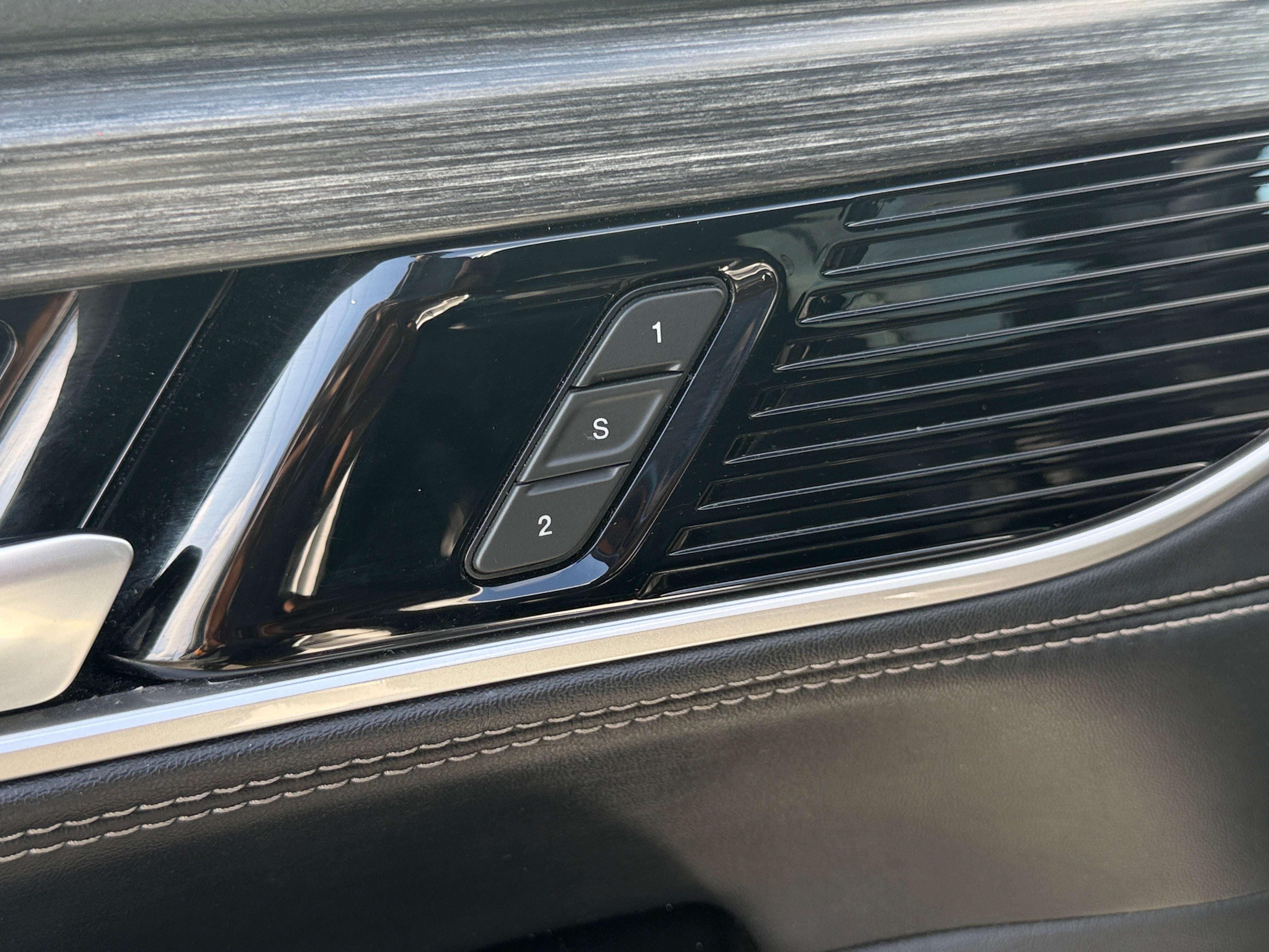 2024 Jeep Wagoneer Series II - Photo 14