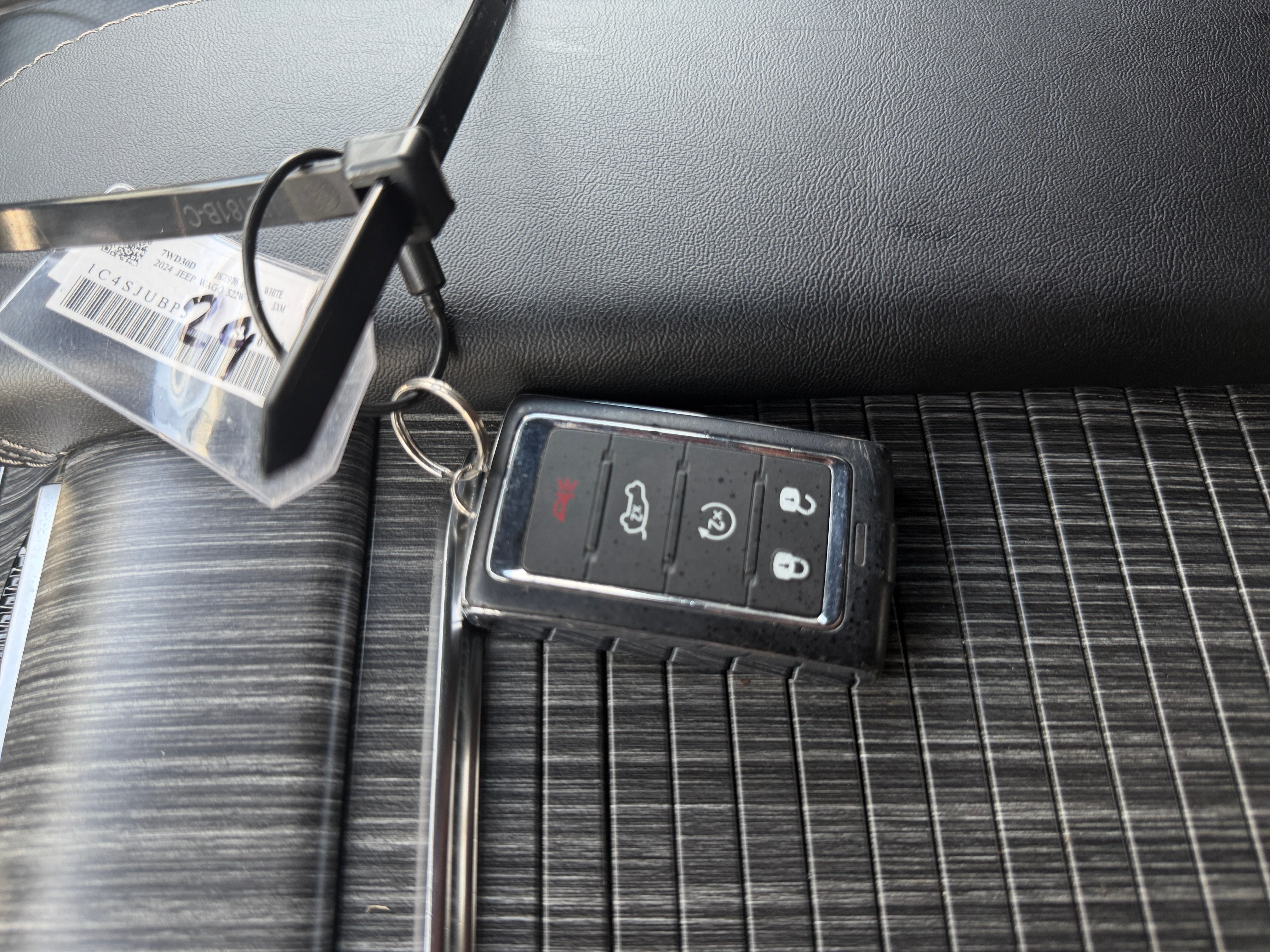 2024 Jeep Wagoneer Series II - Photo 18