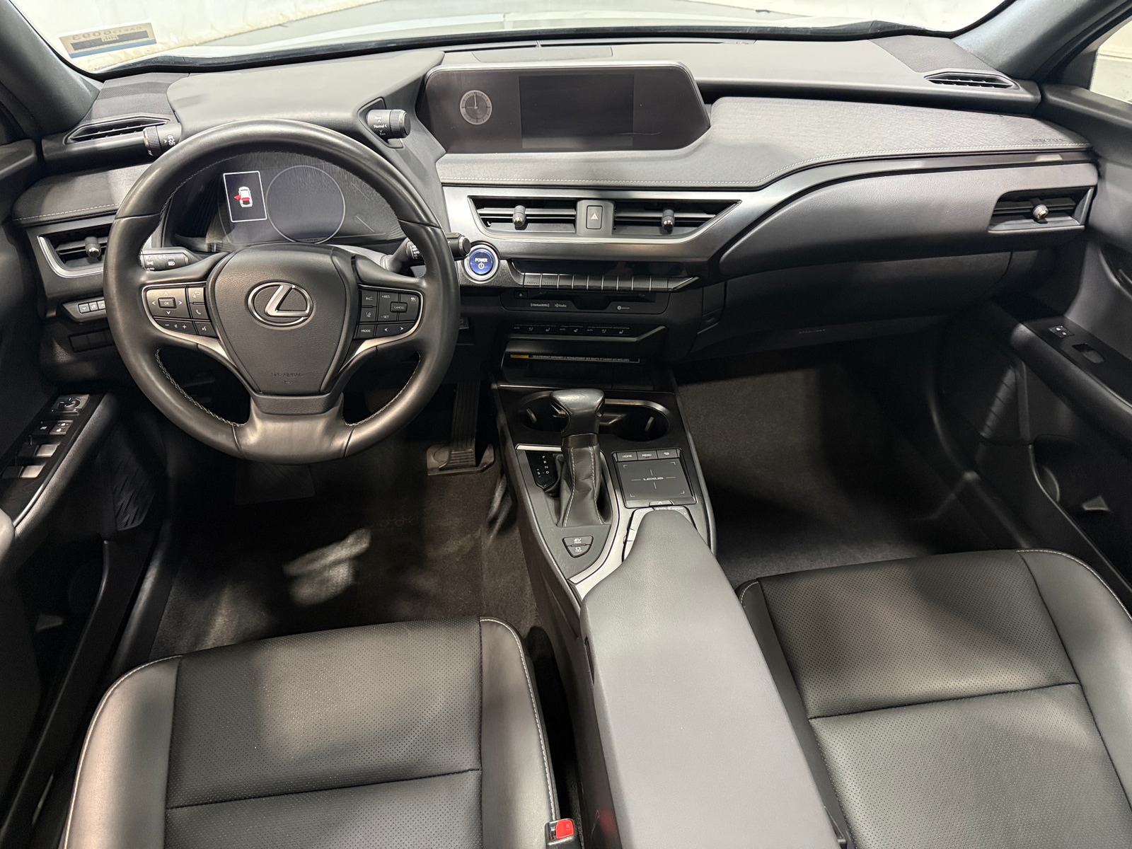 Thumbnail: 2022 Lexus UX - 2