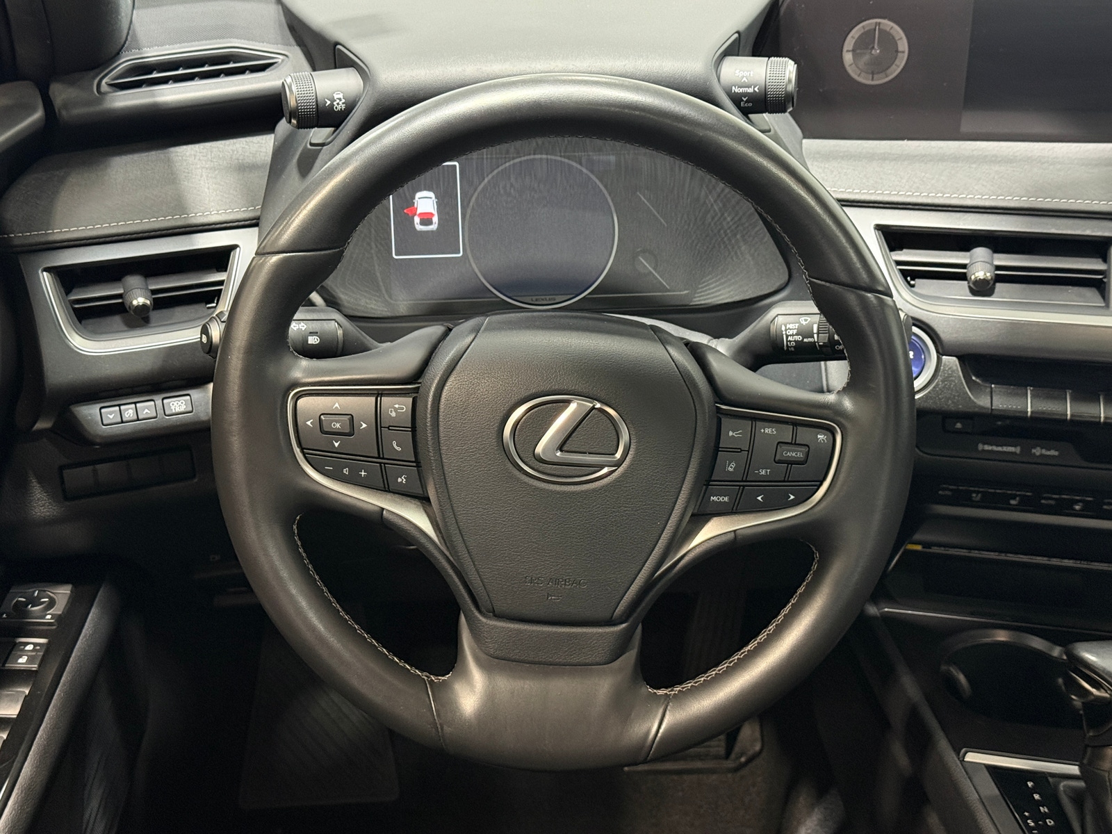 Thumbnail: 2022 Lexus UX - 4