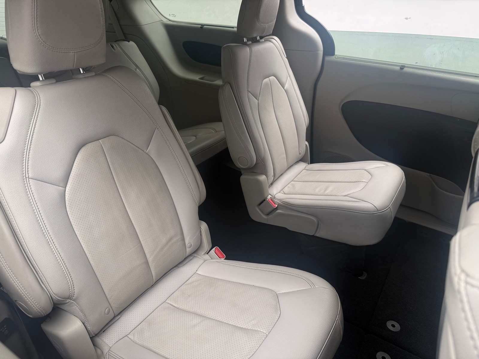 Thumbnail: 2020 Chrysler Pacifica - 5