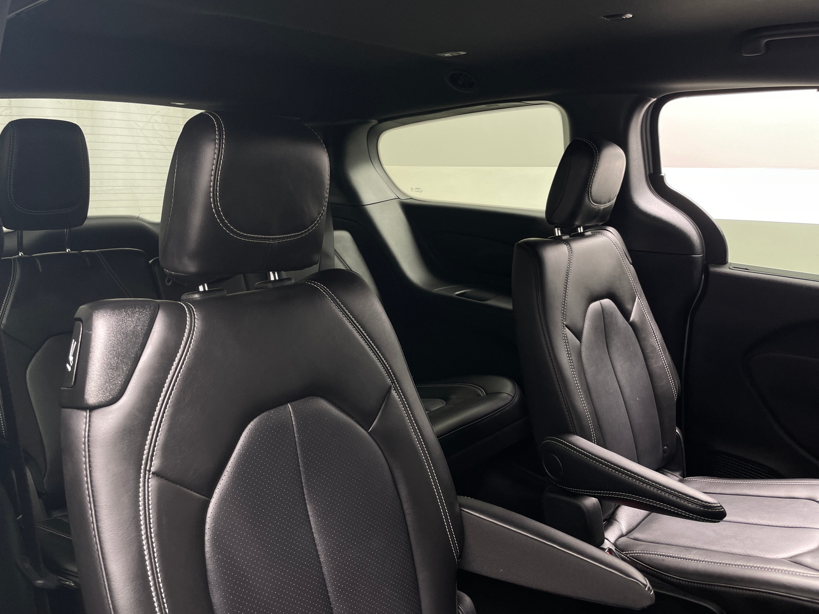 Thumbnail: 2026 Chrysler Pacifica - 5