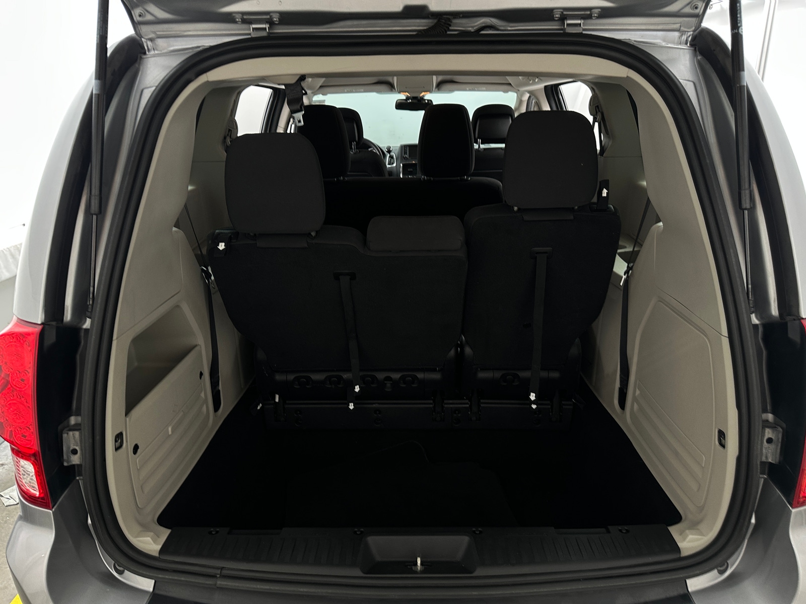 Thumbnail: 2019 Dodge Grand Caravan - 7