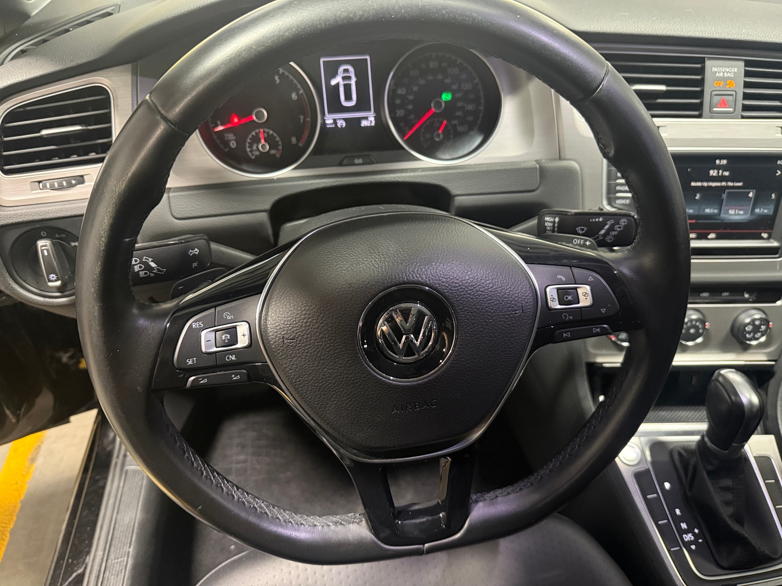 Thumbnail: 2016 Volkswagen e-Golf - 5