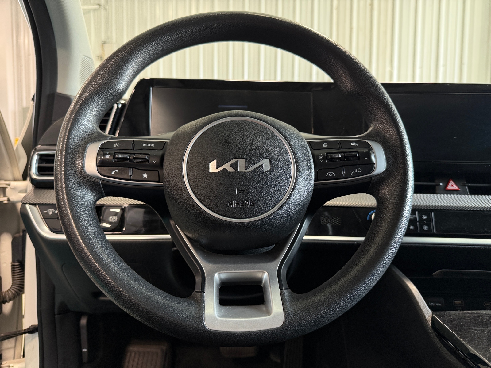 Thumbnail: 2023 Kia Sportage - 5