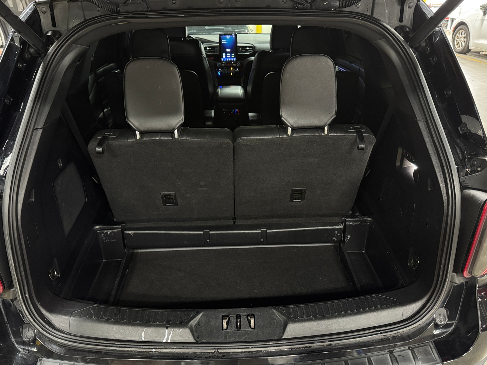 Thumbnail: 2021 Ford Explorer - 6