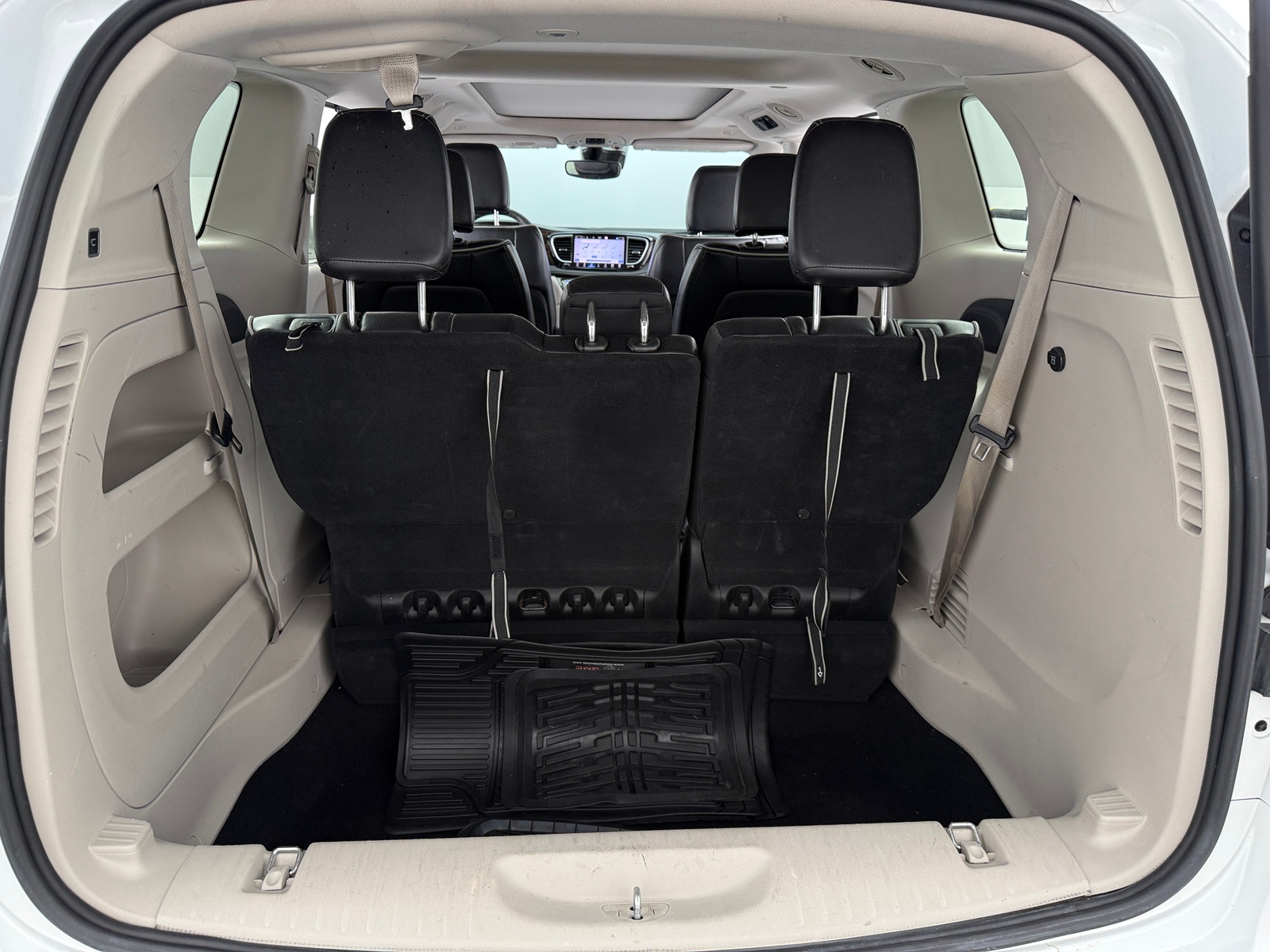 Thumbnail: 2023 Chrysler Pacifica - 6