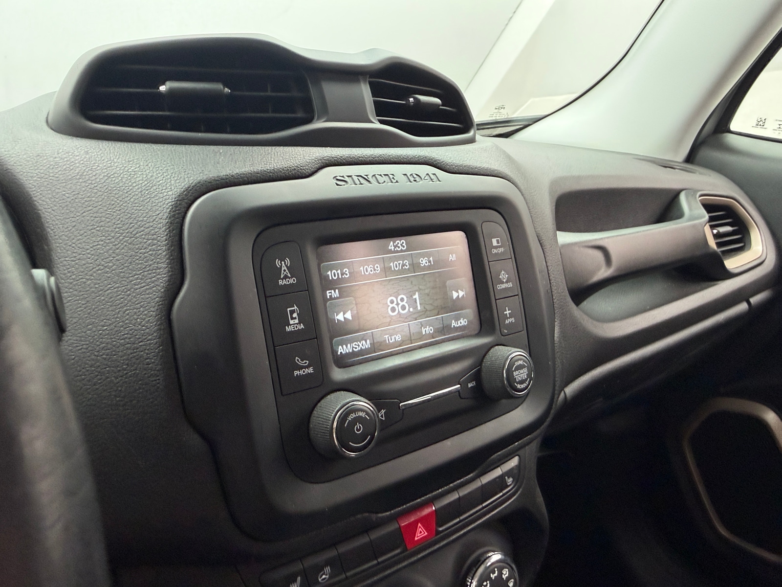 Thumbnail: 2017 Jeep Renegade - 4