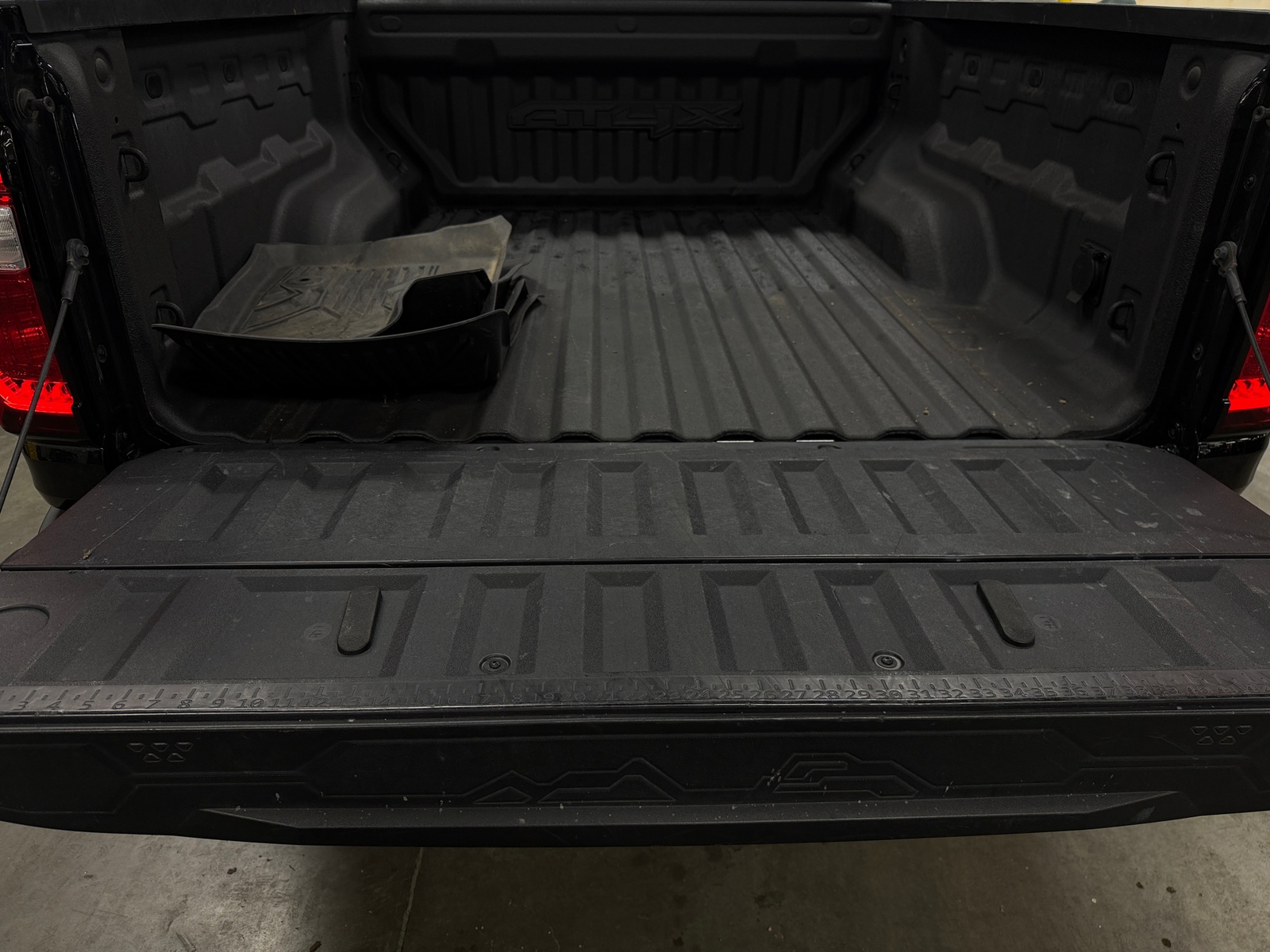 Thumbnail: 2024 GMC Canyon - 6