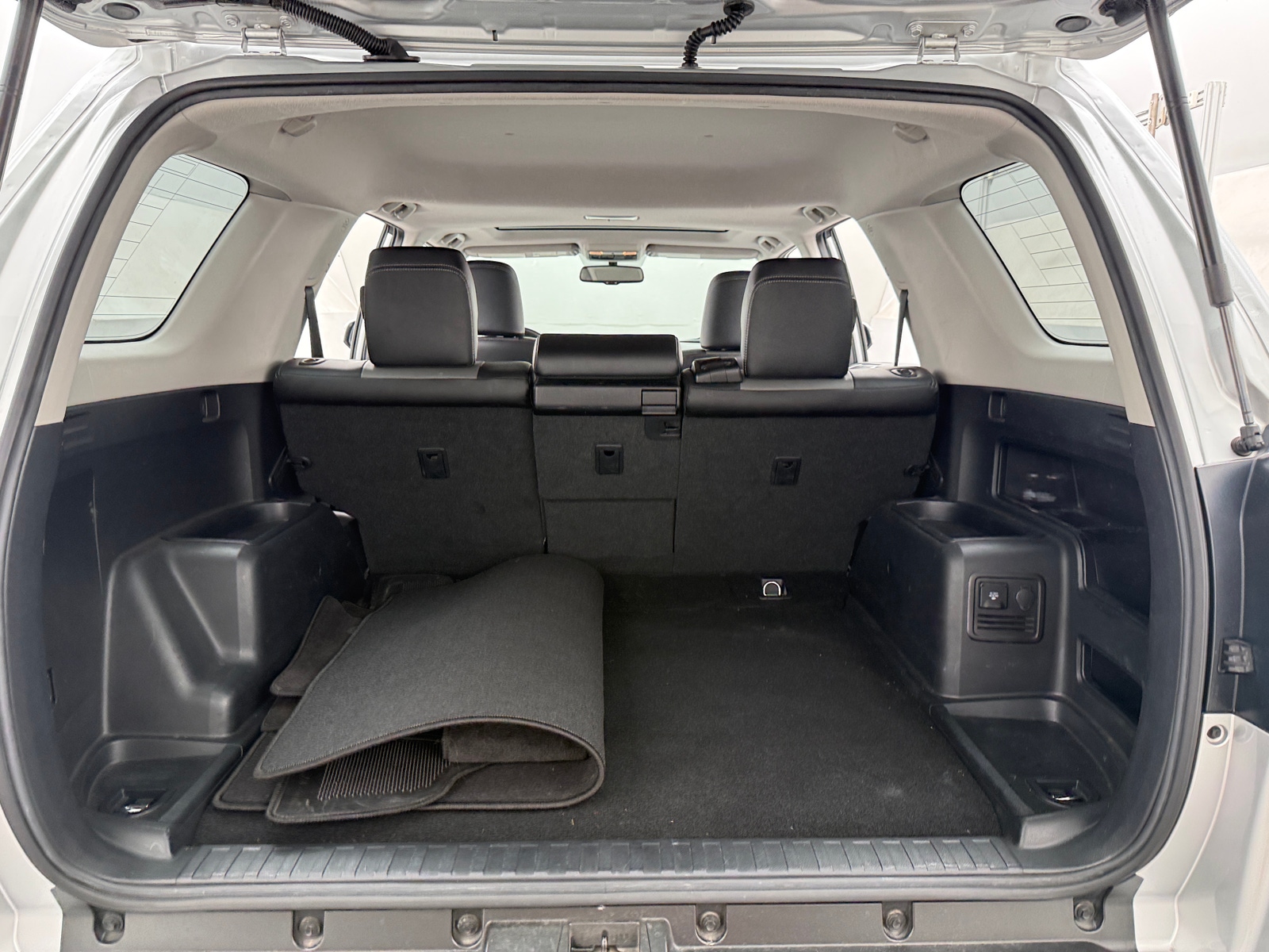 Thumbnail: 2016 Toyota 4Runner - 7