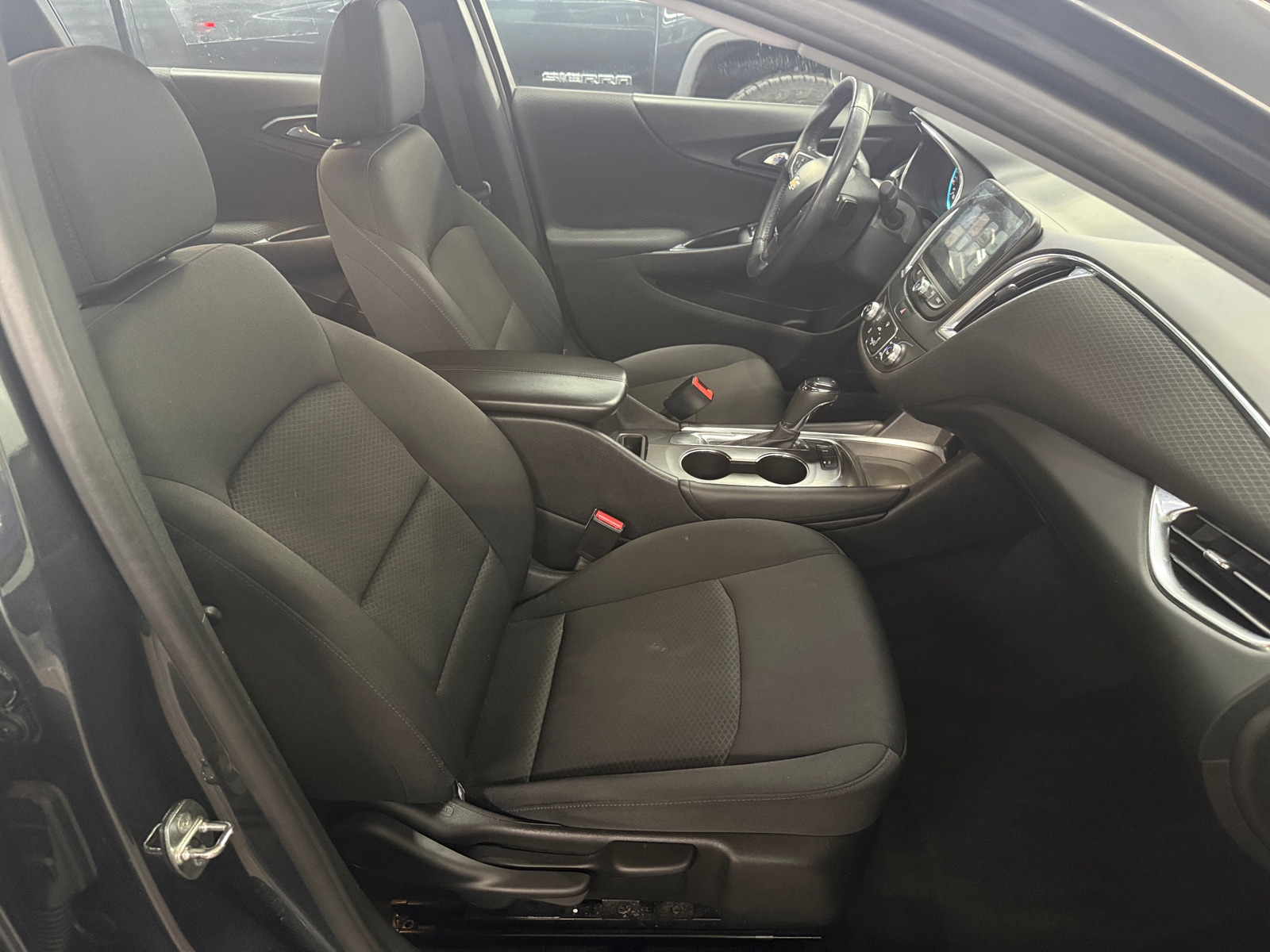 Thumbnail: 2016 Chevrolet Malibu - 2